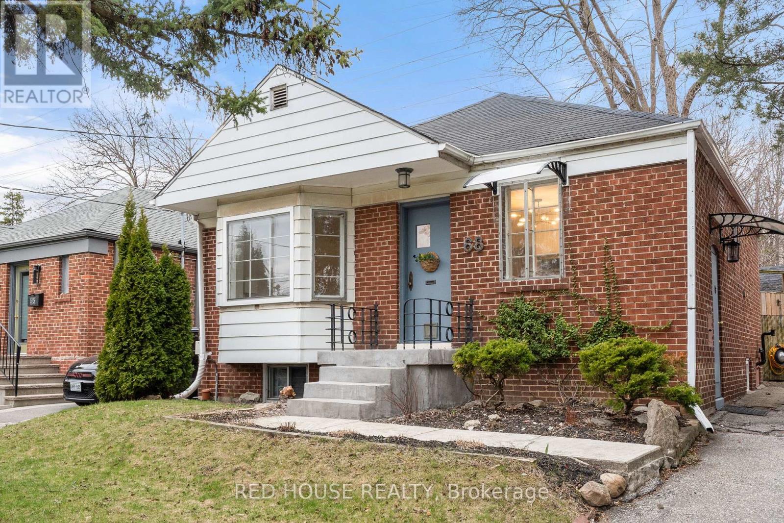 68 Nesbitt Drive, Toronto, Ontario  M4W 2G3 - Photo 1 - C12101904