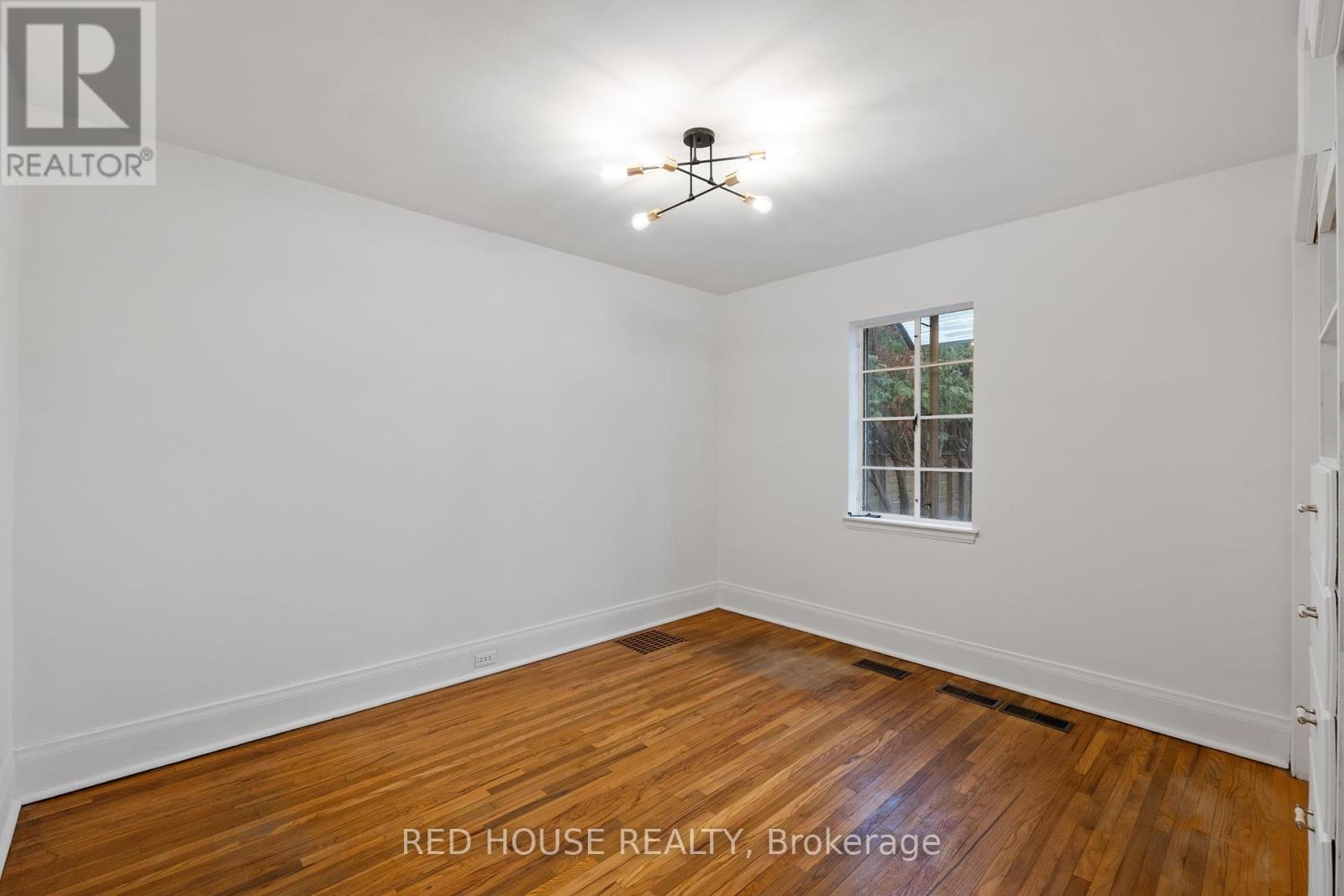 68 Nesbitt Drive, Toronto, Ontario  M4W 2G3 - Photo 10 - C12101904