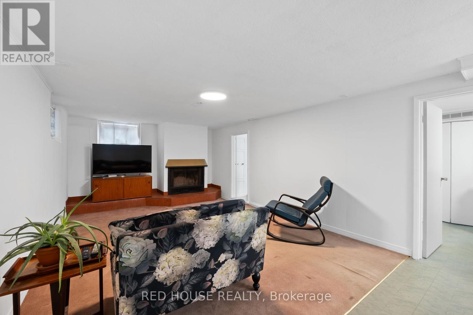 68 Nesbitt Drive, Toronto, Ontario  M4W 2G3 - Photo 14 - C12101904