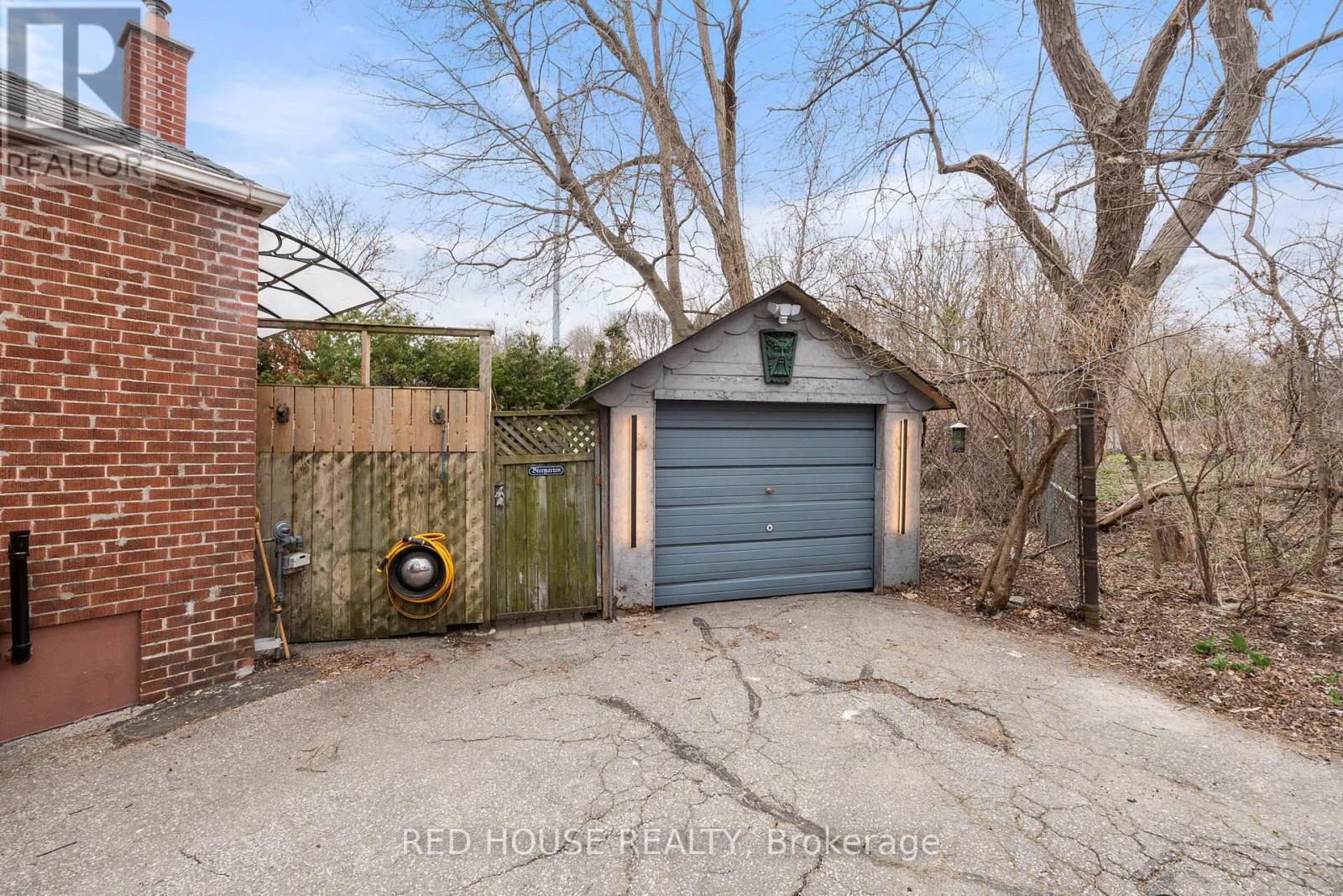 68 Nesbitt Drive, Toronto, Ontario  M4W 2G3 - Photo 19 - C12101904
