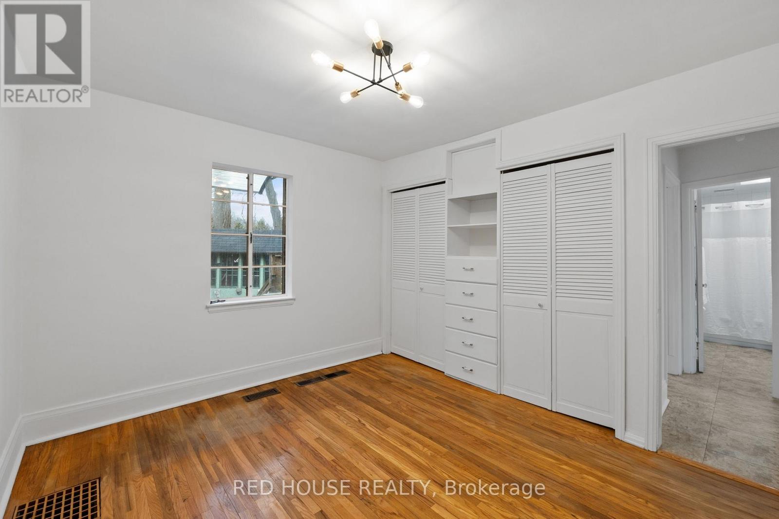 68 Nesbitt Drive, Toronto, Ontario  M4W 2G3 - Photo 9 - C12101904