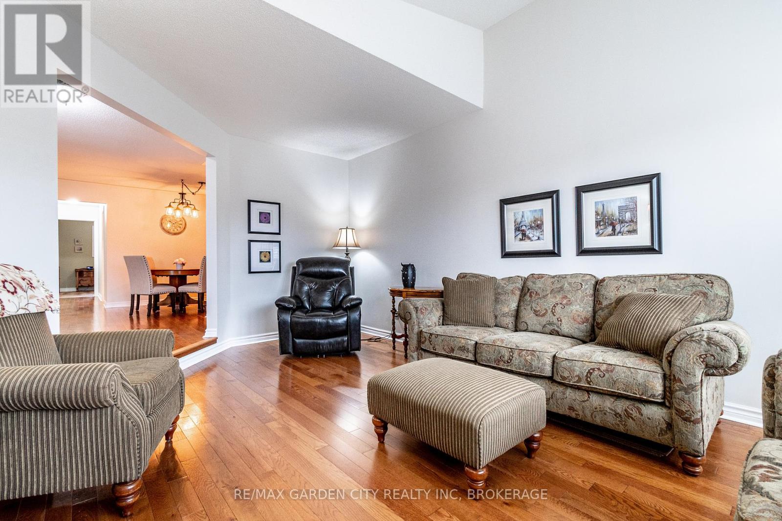 Property at 7 FOX TRAIL DRIVE image 3