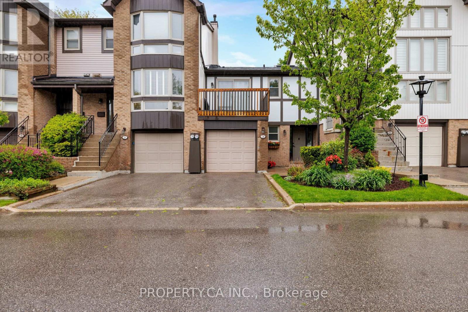 24 ENGLISH IVYWAY WAY, Toronto, Ontario