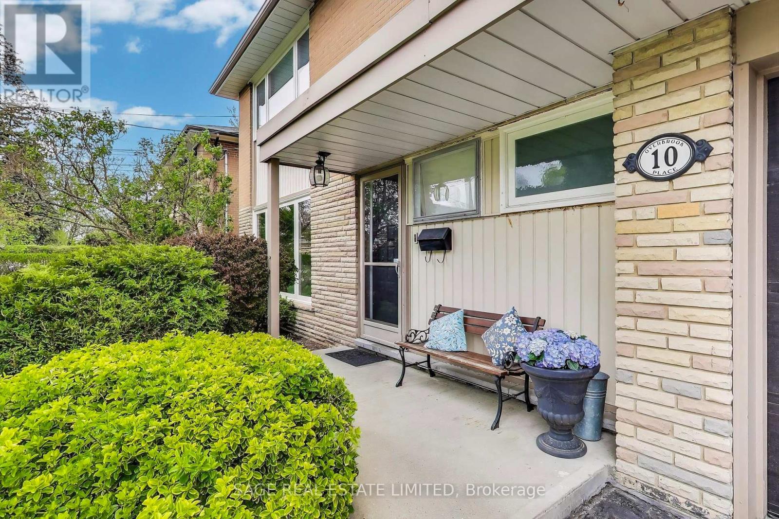 10 Overbrook Place, Toronto, Ontario  M3H 4P2 - Photo 2 - C12173018