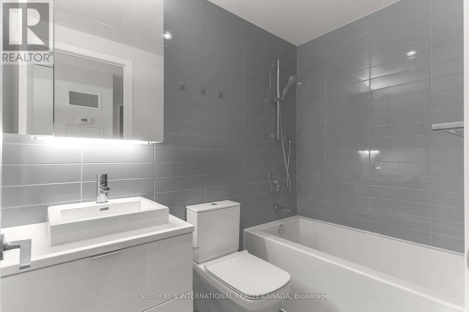 820 - 170 Bayview Avenue, Toronto, Ontario  M5A 0M4 - Photo 22 - C12173034