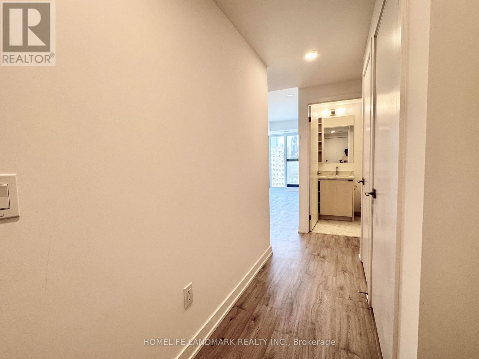2605 - 252 Church Street, Toronto, Ontario  M5B 0E6 - Photo 2 - C12173050