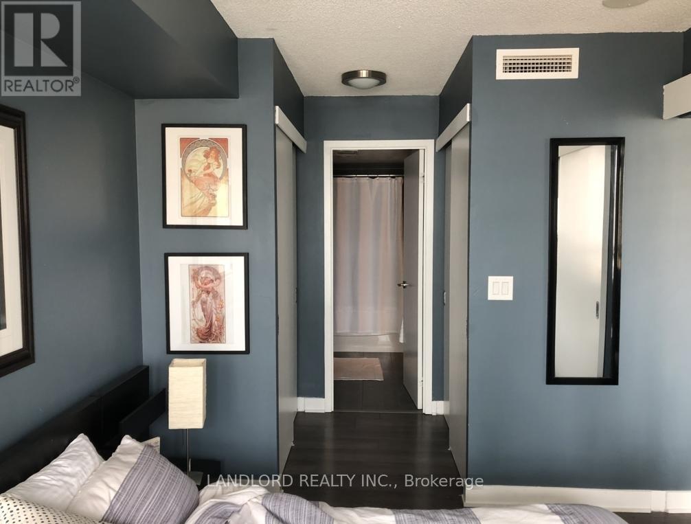 1505 - 110 Charles Street E, Toronto, Ontario  M4Y 1T5 - Photo 10 - C12173065
