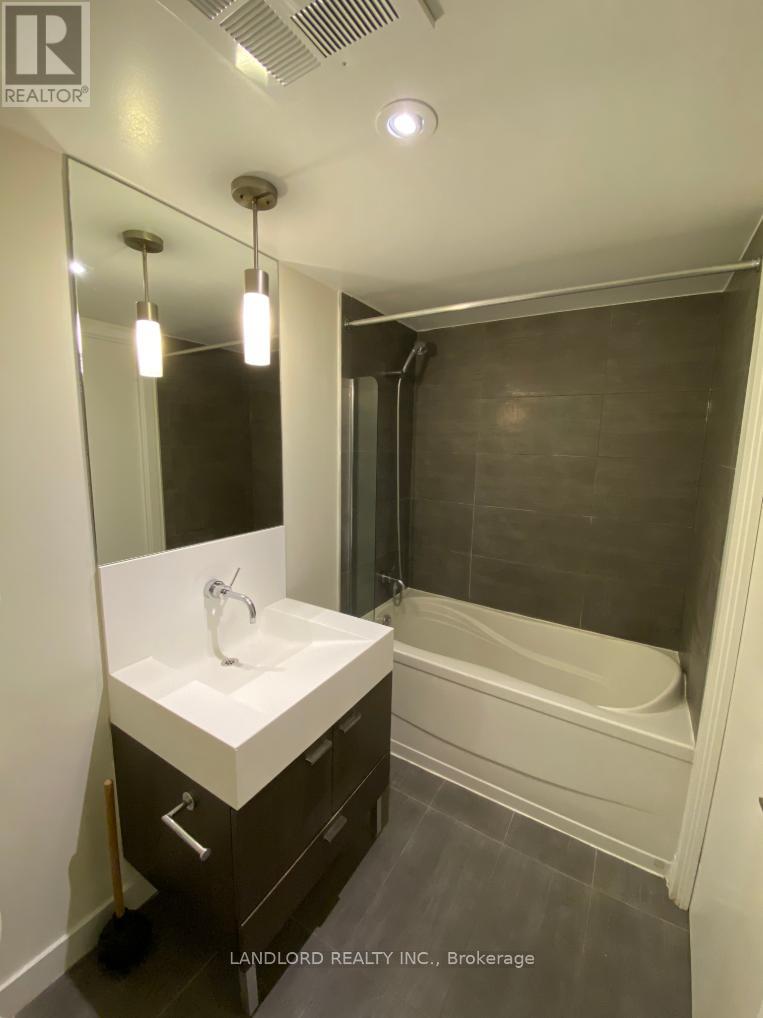 1505 - 110 Charles Street E, Toronto, Ontario  M4Y 1T5 - Photo 15 - C12173065