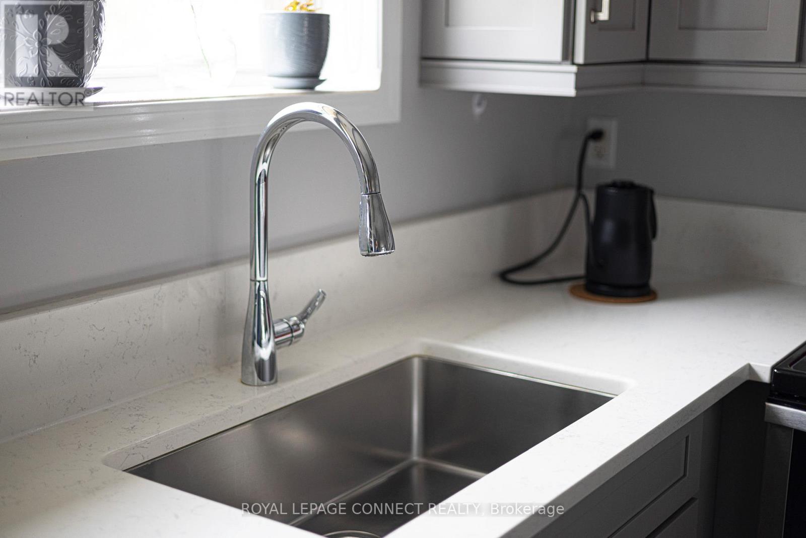 228 - 51 Halton Street, Toronto, Ontario  M6J 1R5 - Photo 15 - C12173119
