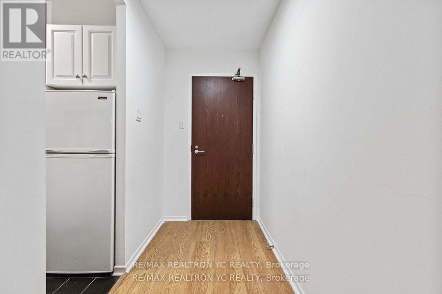 201 - 1055 Bay Street, Toronto, Ontario  M5S 3A3 - Photo 5 - C12173142
