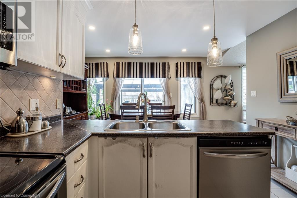 19 Claudette Gate, Hamilton, Ontario  L9B 2S3 - Photo 7 - 40733449