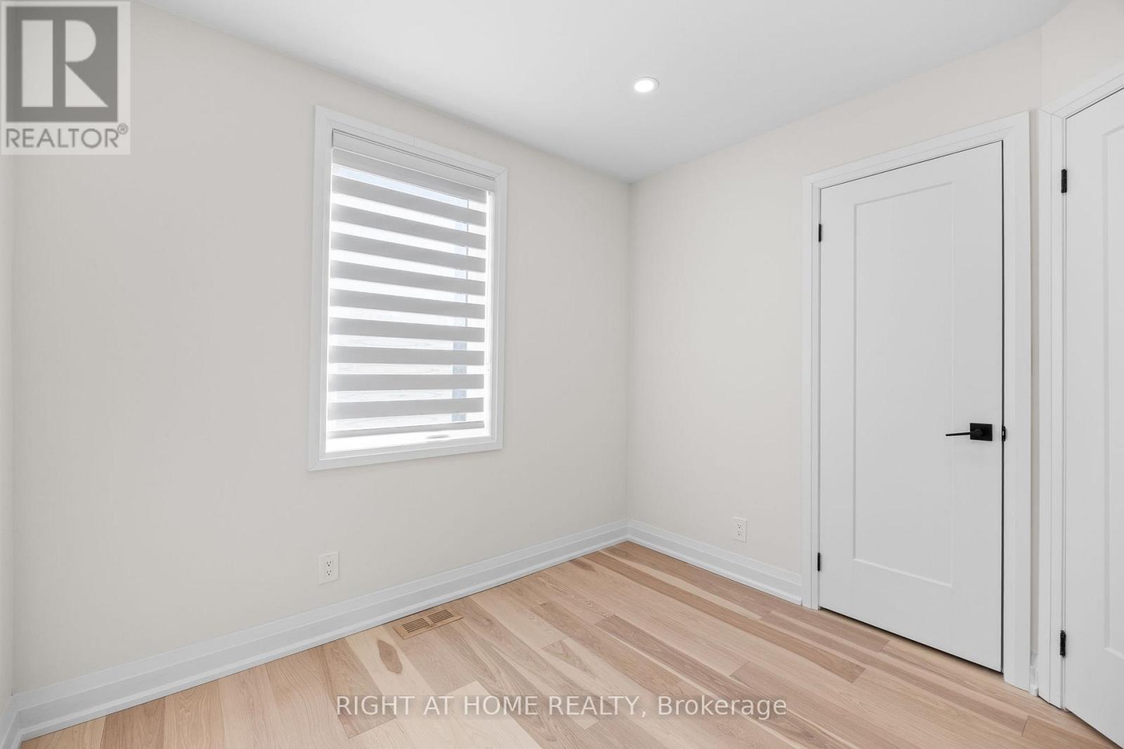 961 Victoria Park Avenue, Toronto, Ontario  M4B 2J4 - Photo 15 - E12173176