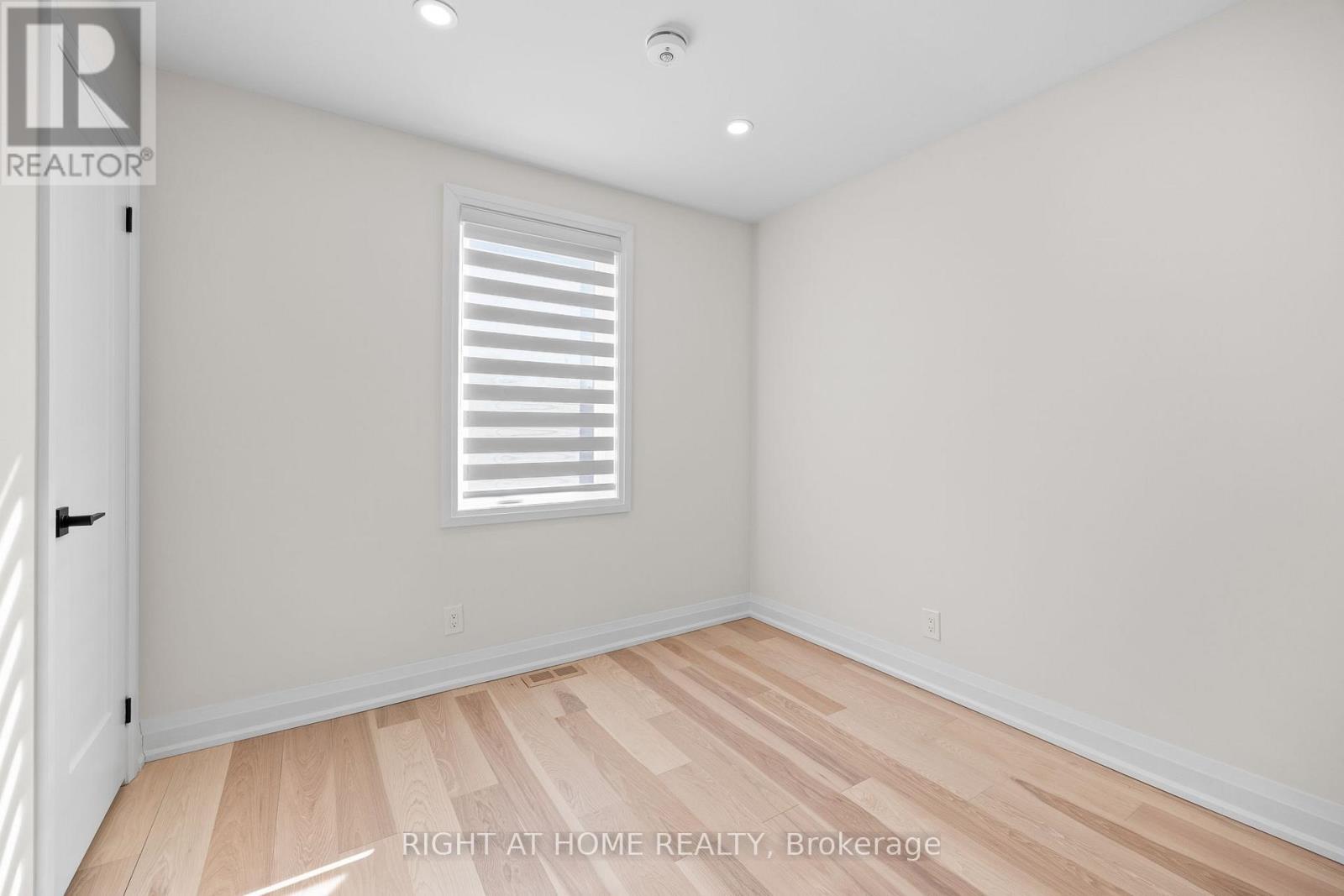 961 Victoria Park Avenue, Toronto, Ontario  M4B 2J4 - Photo 16 - E12173176