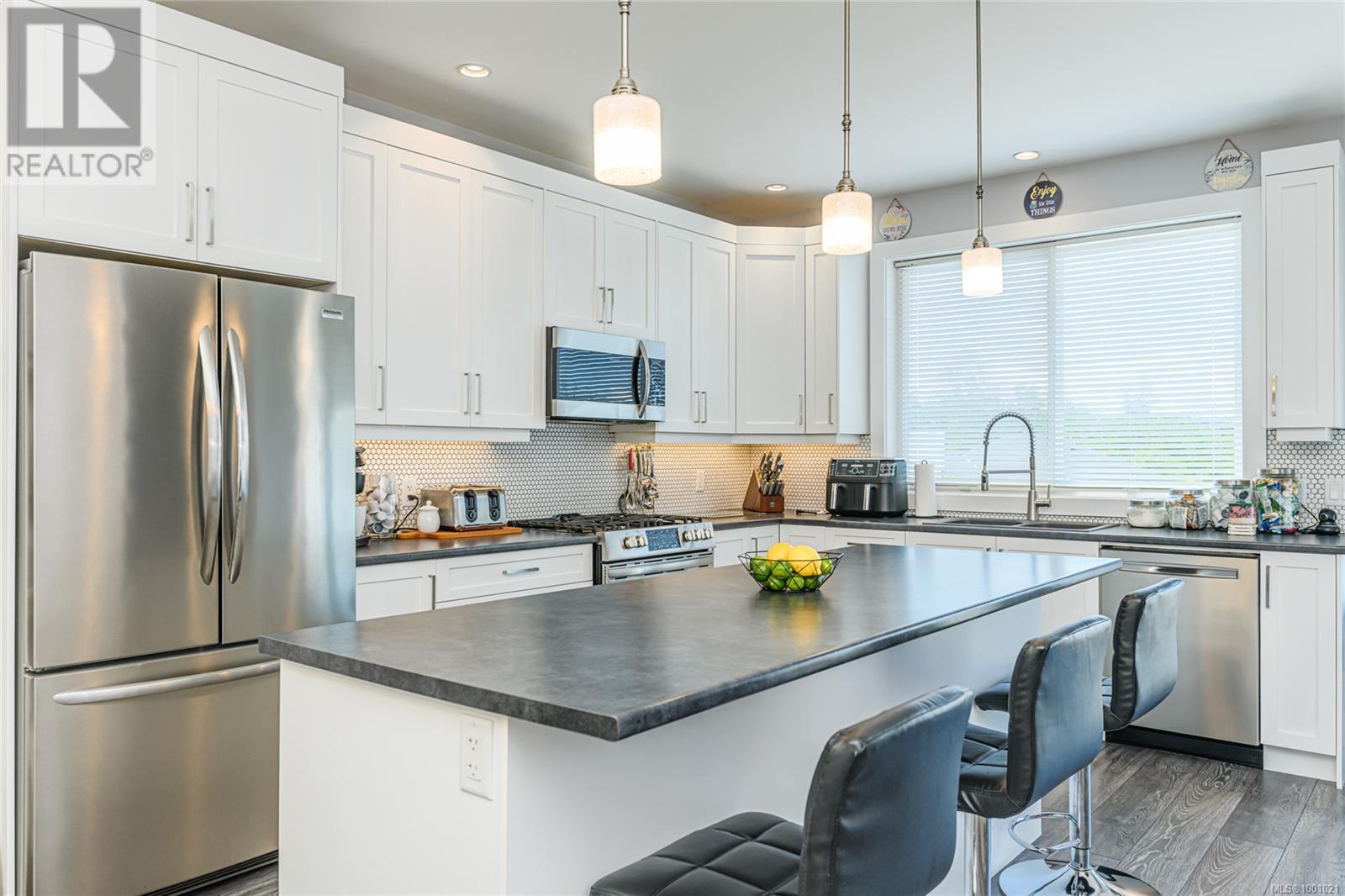 Property at 1921 Tominny Rd image 4
