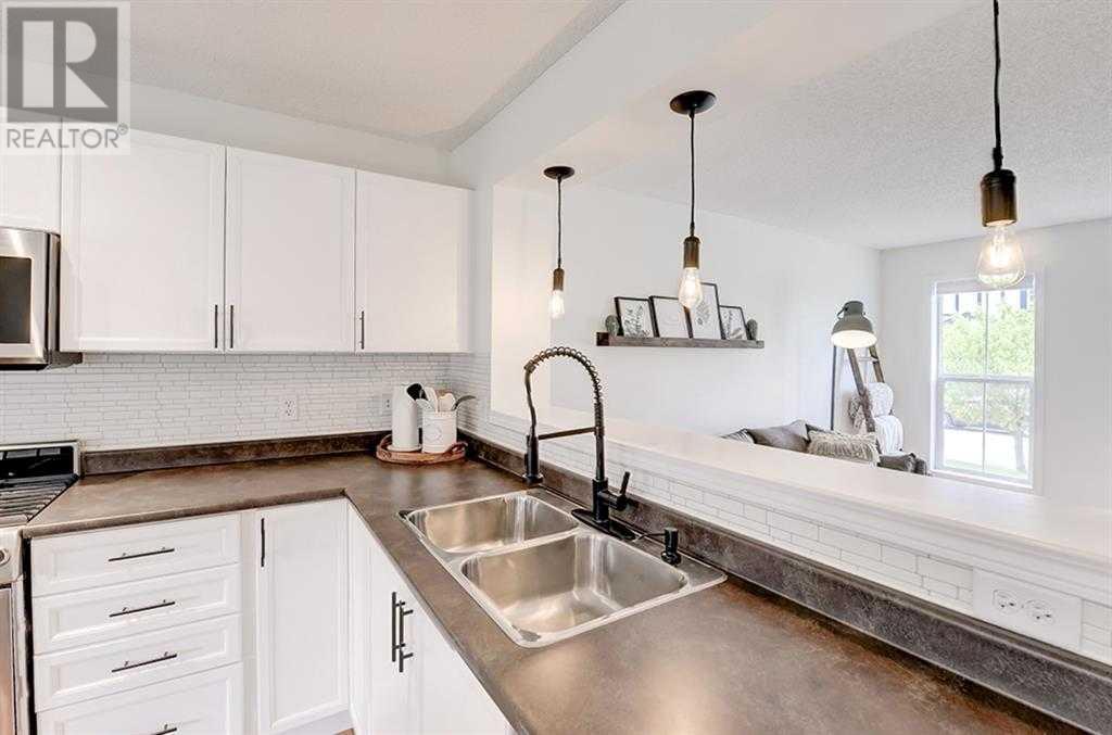 12 Elgin Meadows View Se, Calgary, Alberta  T2Z 0E8 - Photo 9 - A2216532