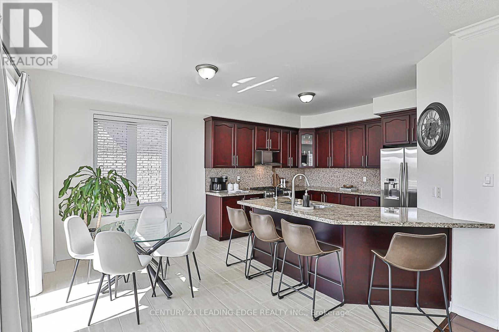 69 Hopkins Crescent, Bradford West Gwillimbury, Ontario  L3Z 0R7 - Photo 12 - N12172976