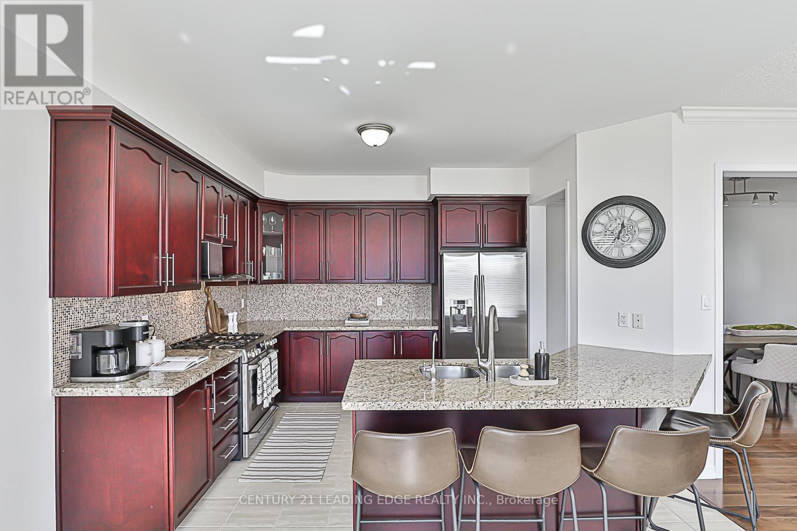 69 Hopkins Crescent, Bradford West Gwillimbury, Ontario  L3Z 0R7 - Photo 13 - N12172976