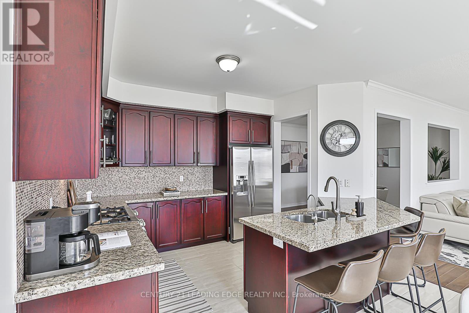 69 Hopkins Crescent, Bradford West Gwillimbury, Ontario  L3Z 0R7 - Photo 14 - N12172976