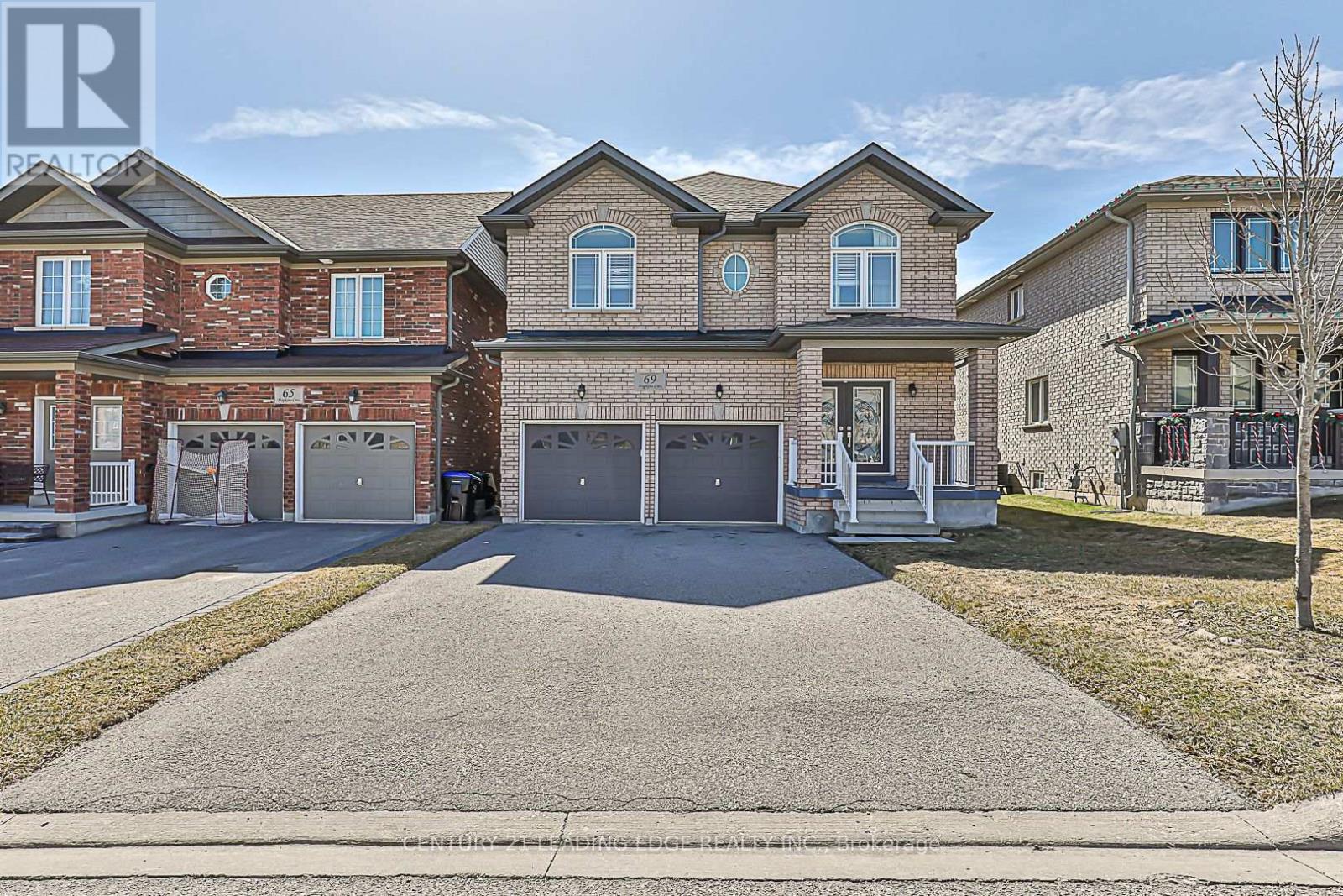 69 Hopkins Crescent, Bradford West Gwillimbury, Ontario  L3Z 0R7 - Photo 2 - N12172976