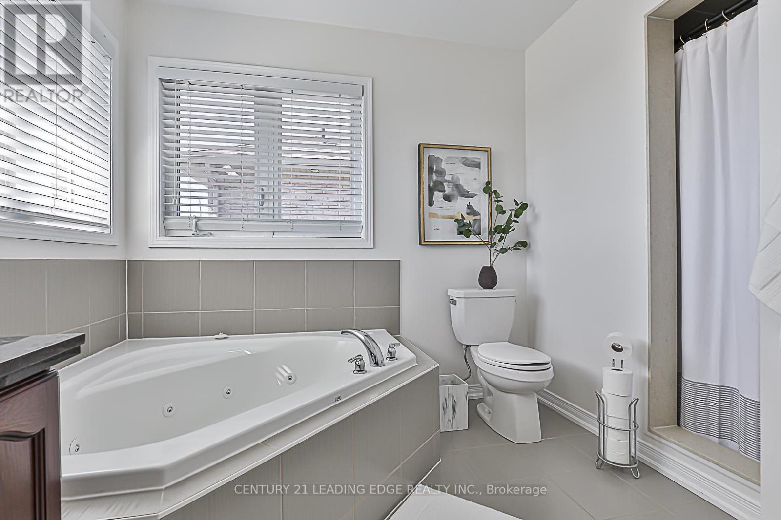 69 Hopkins Crescent, Bradford West Gwillimbury, Ontario  L3Z 0R7 - Photo 25 - N12172976
