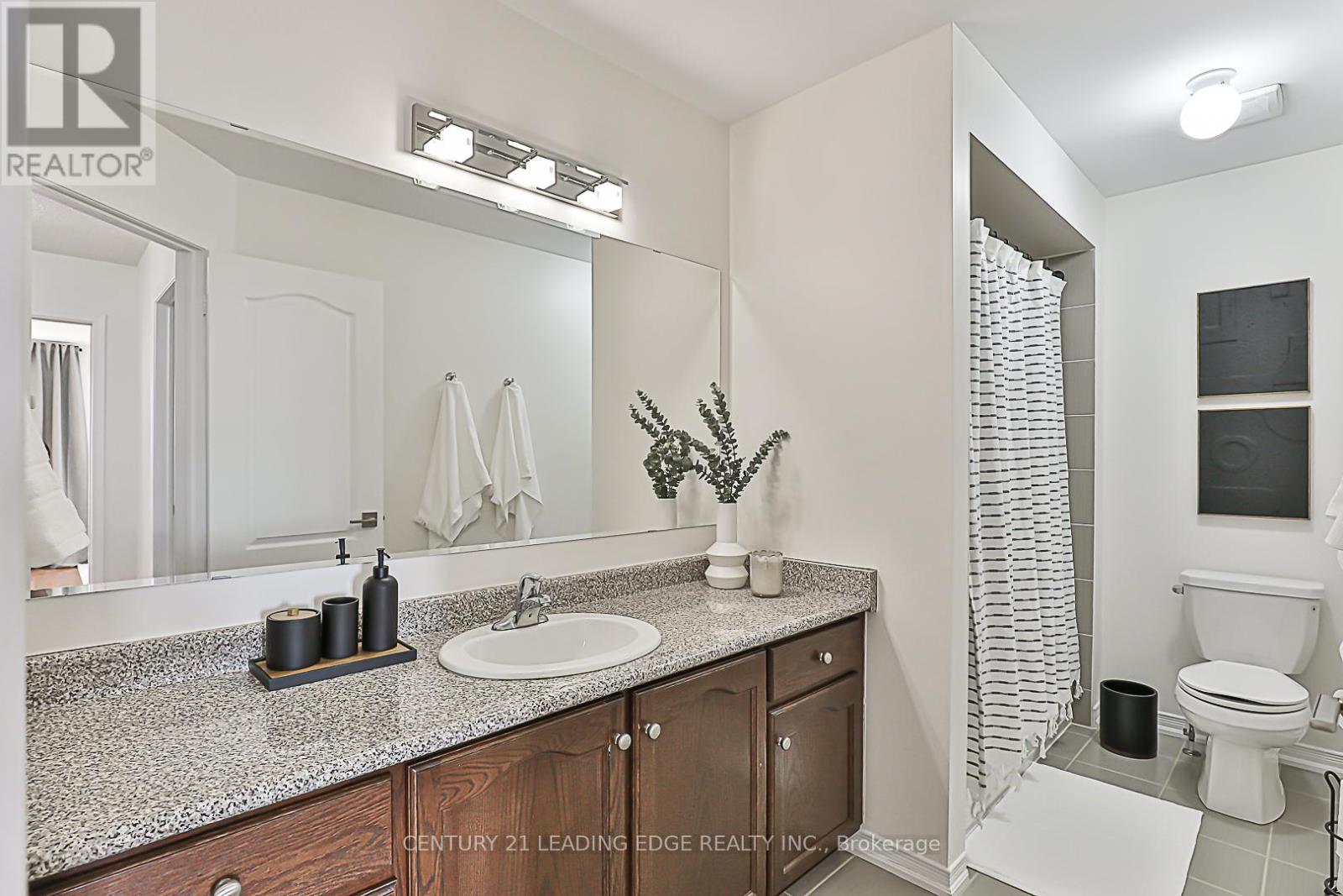 69 Hopkins Crescent, Bradford West Gwillimbury, Ontario  L3Z 0R7 - Photo 31 - N12172976