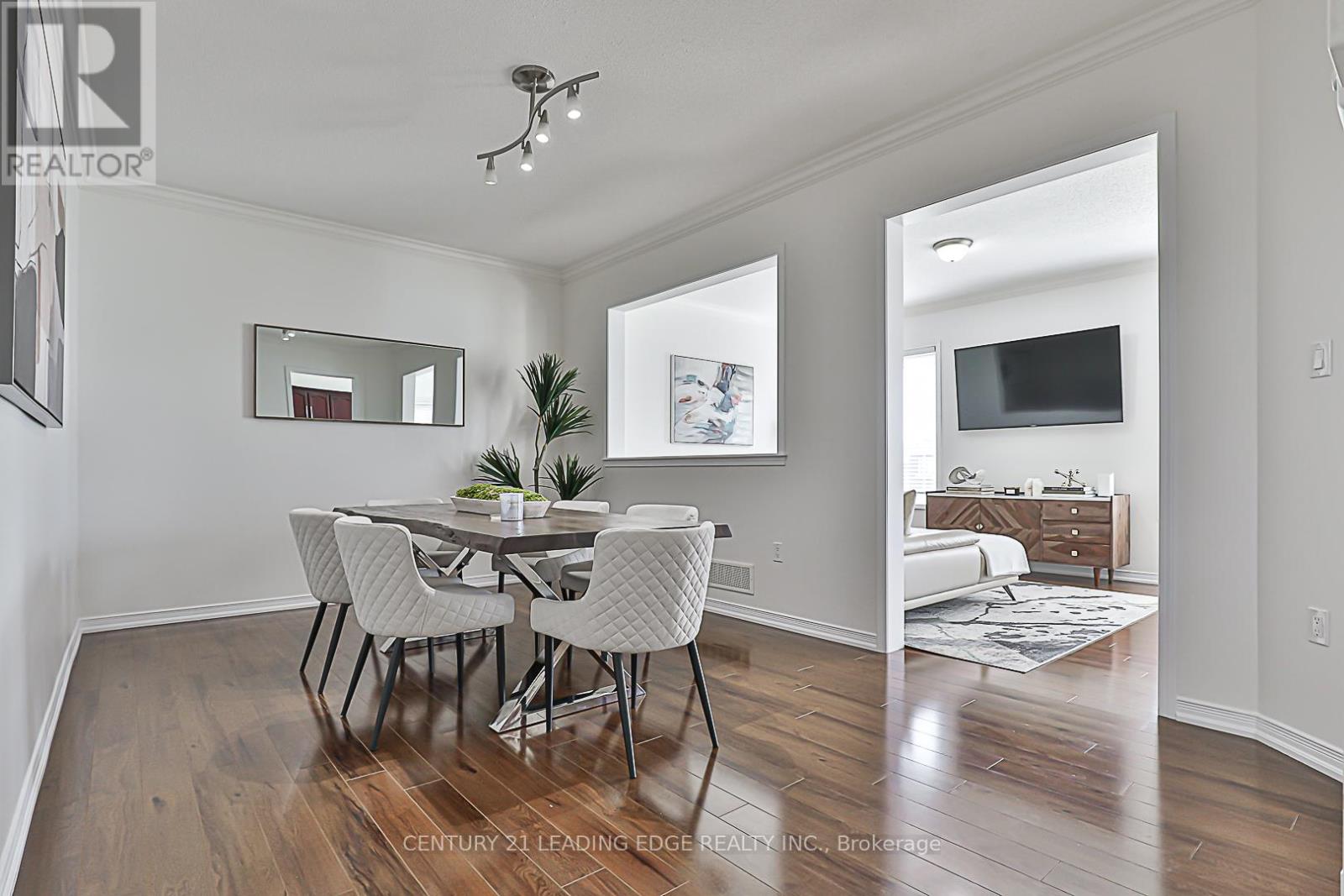 69 Hopkins Crescent, Bradford West Gwillimbury, Ontario  L3Z 0R7 - Photo 7 - N12172976