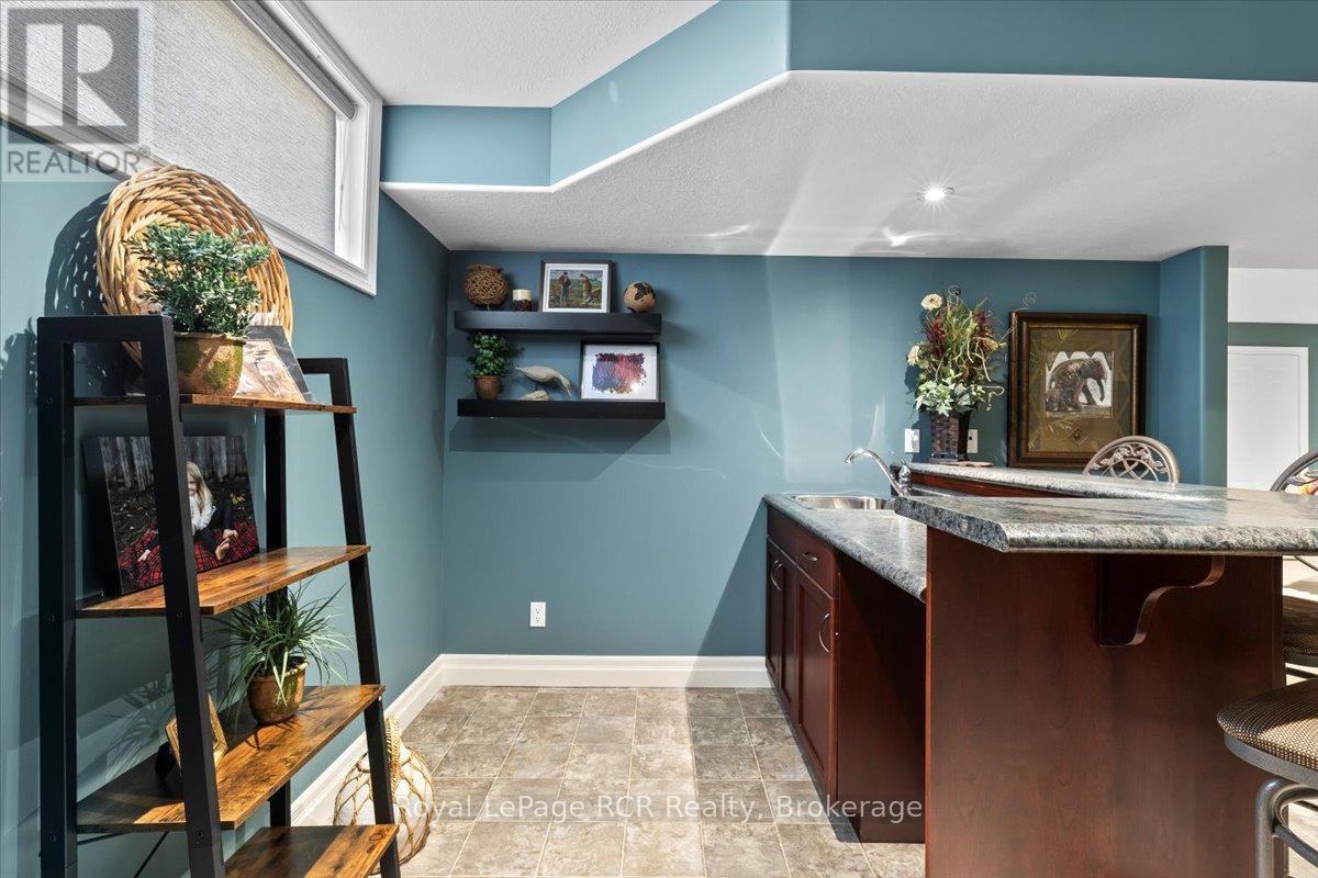 98 11th Avenue, Hanover, Ontario  N4N 3V2 - Photo 25 - X12064789