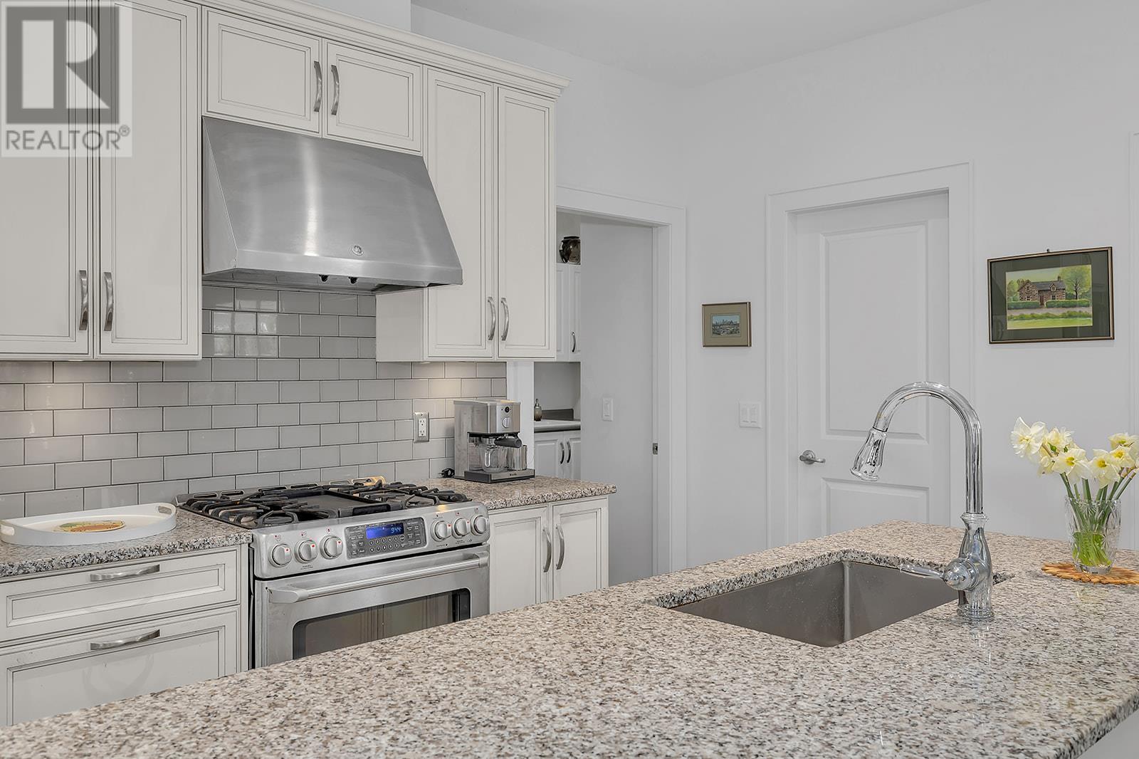 1960 KLO Road Unit# 54, Kelowna, BC V1W5L2