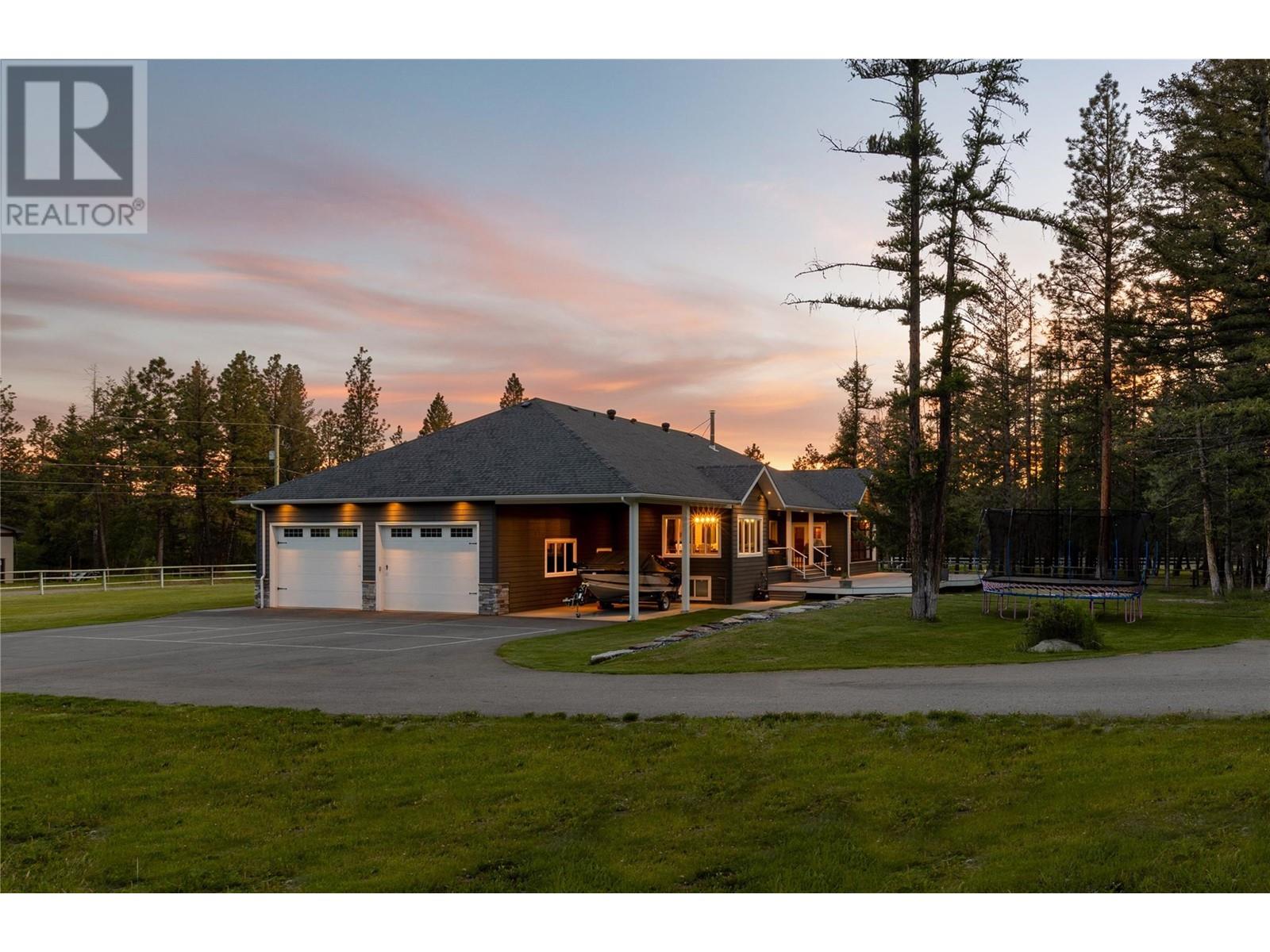 4520 13th Street S, Cranbrook, British Columbia  V1C 7A9 - Photo 4 - 10348897