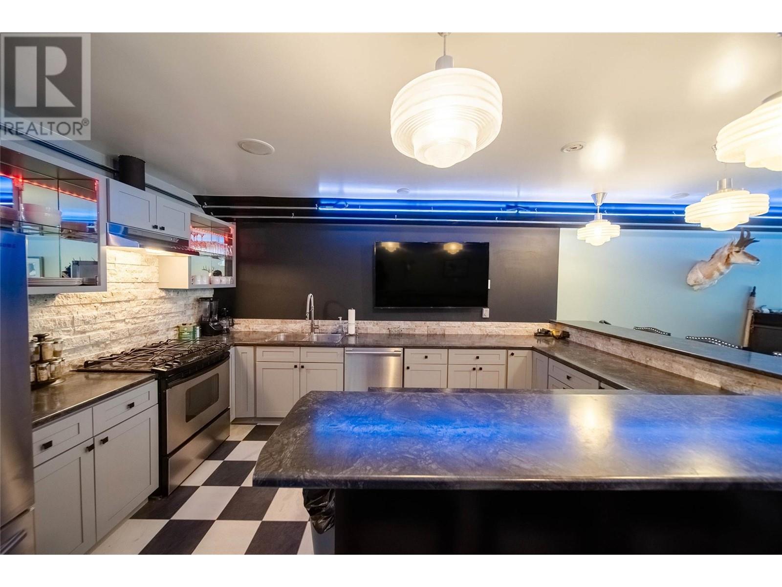 4520 13th Street S, Cranbrook, British Columbia  V1C 7A9 - Photo 63 - 10348897