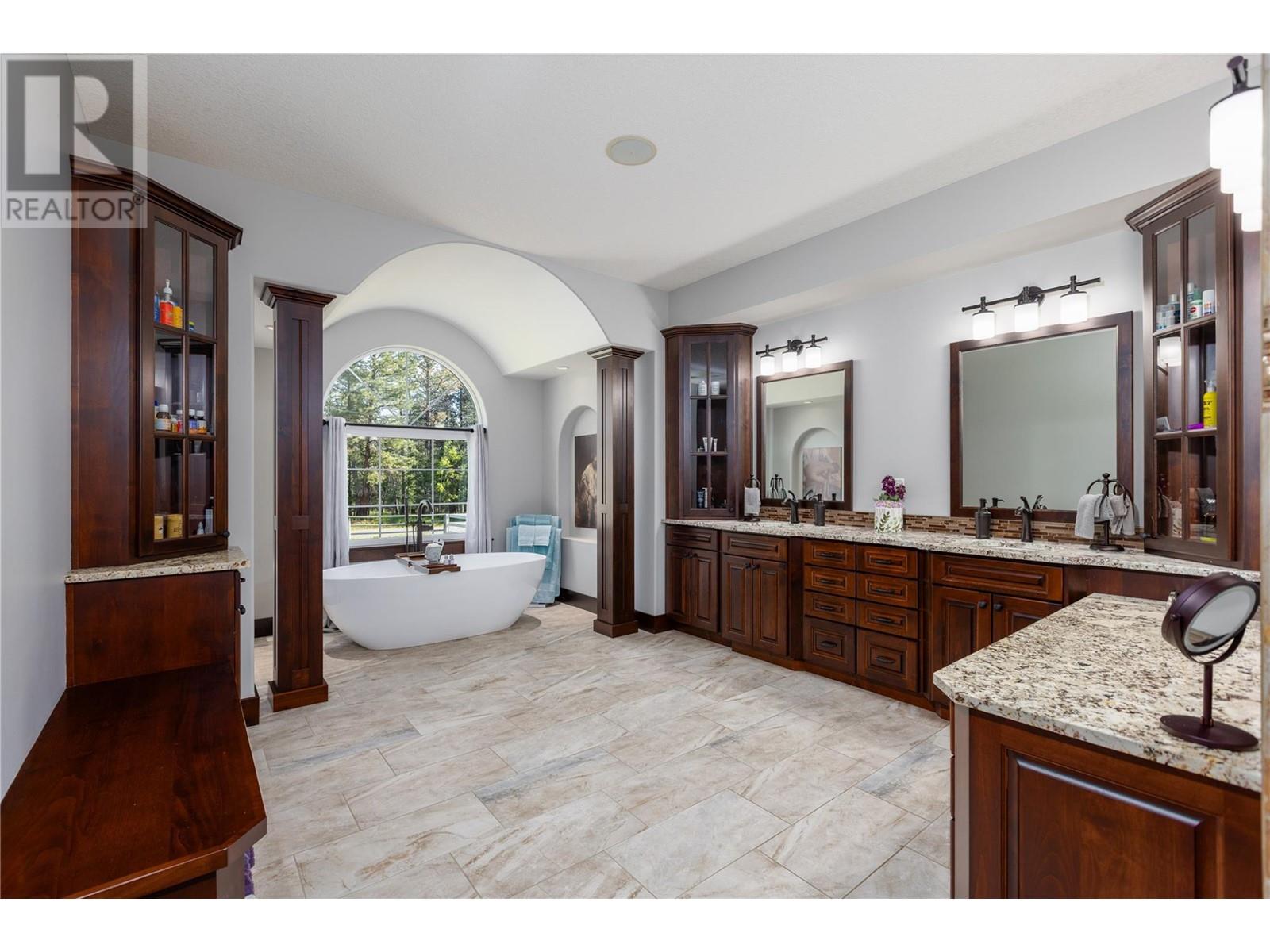 4520 13th Street S, Cranbrook, British Columbia  V1C 7A9 - Photo 15 - 10348897