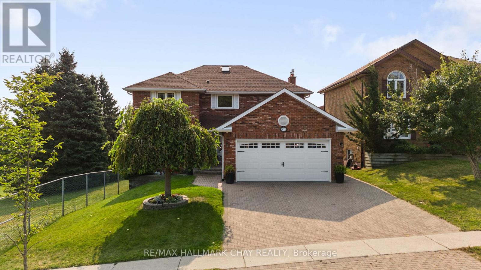 292 LEACOCK DRIVE, Barrie, Ontario