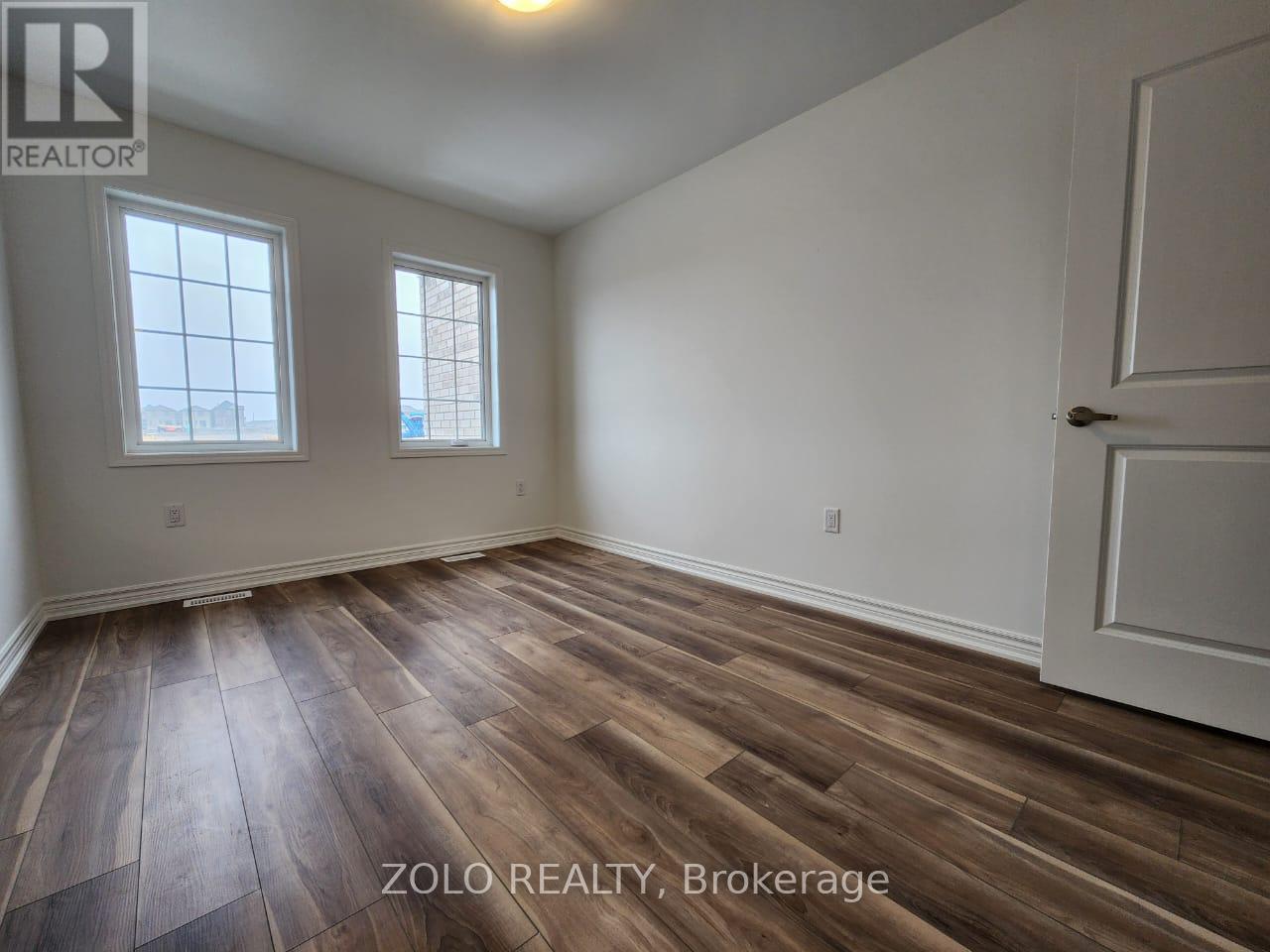 65 Lower Street, Barrie, Ontario  L9J 0B7 - Photo 9 - S12173012