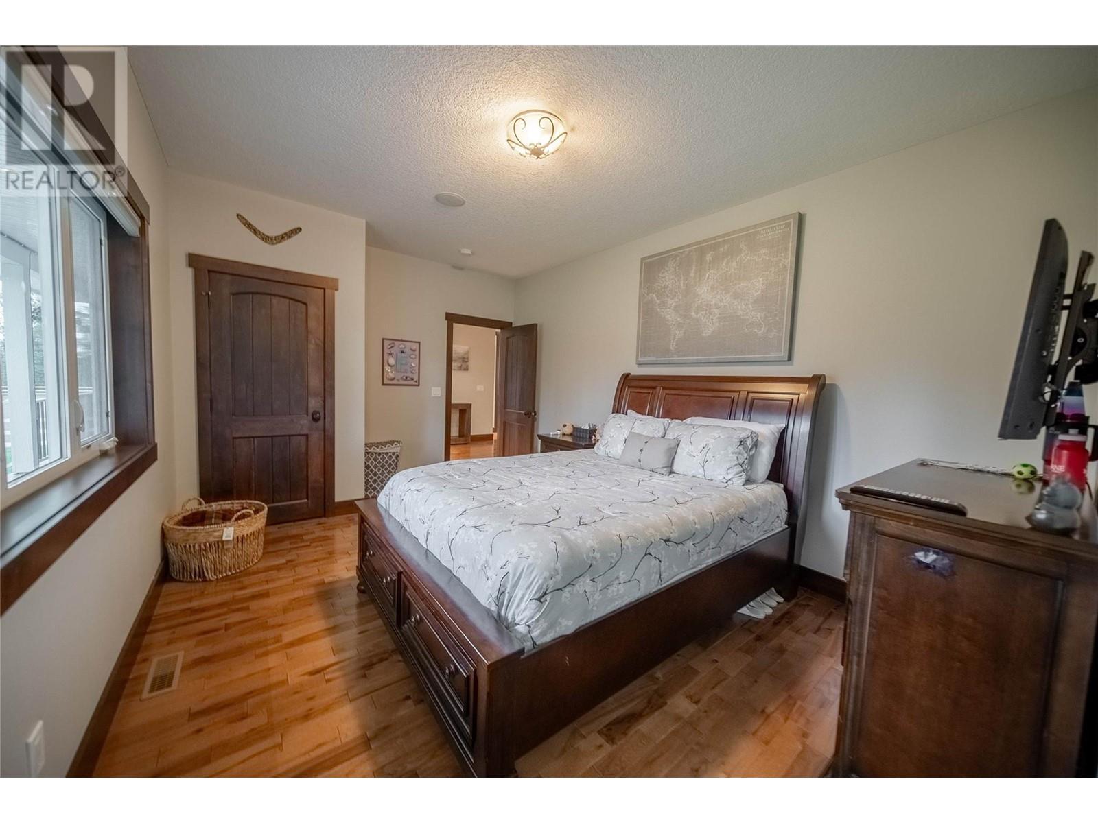 4520 13th Street S, Cranbrook, British Columbia  V1C 7A9 - Photo 29 - 10348897
