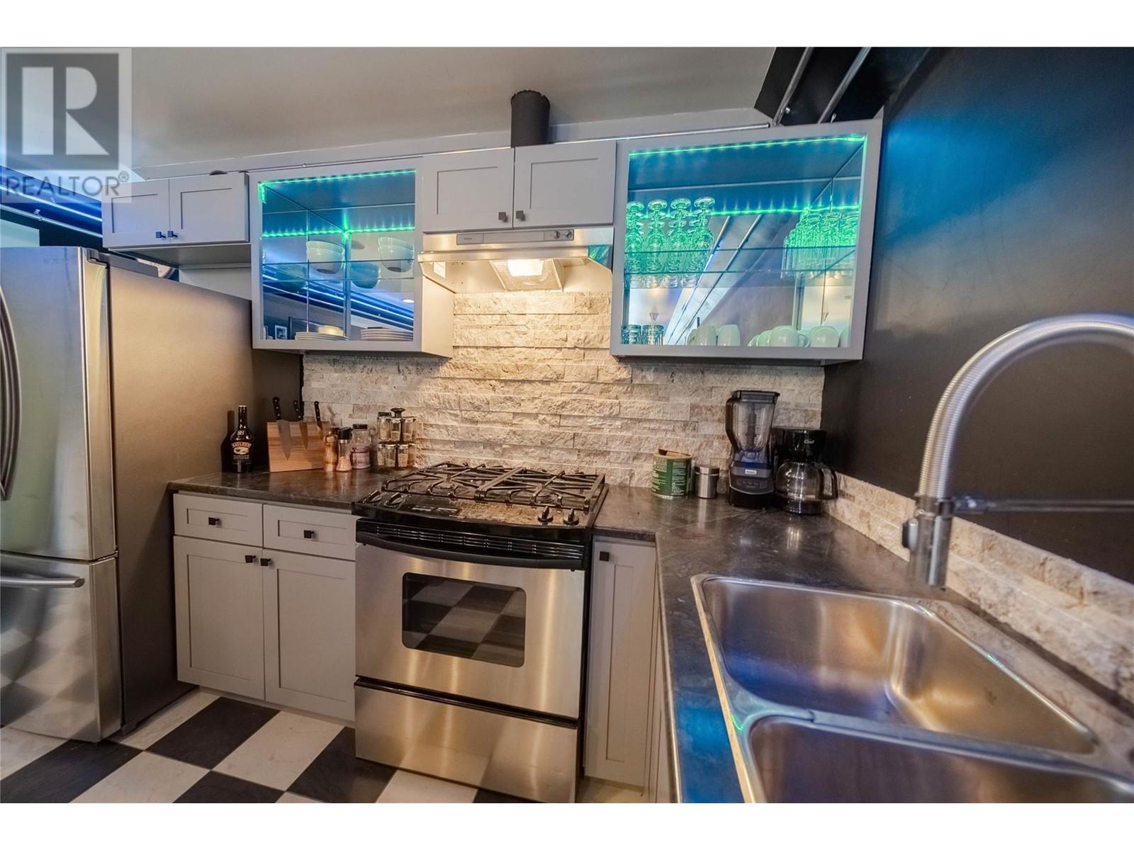 4520 13th Street S, Cranbrook, British Columbia  V1C 7A9 - Photo 66 - 10348897