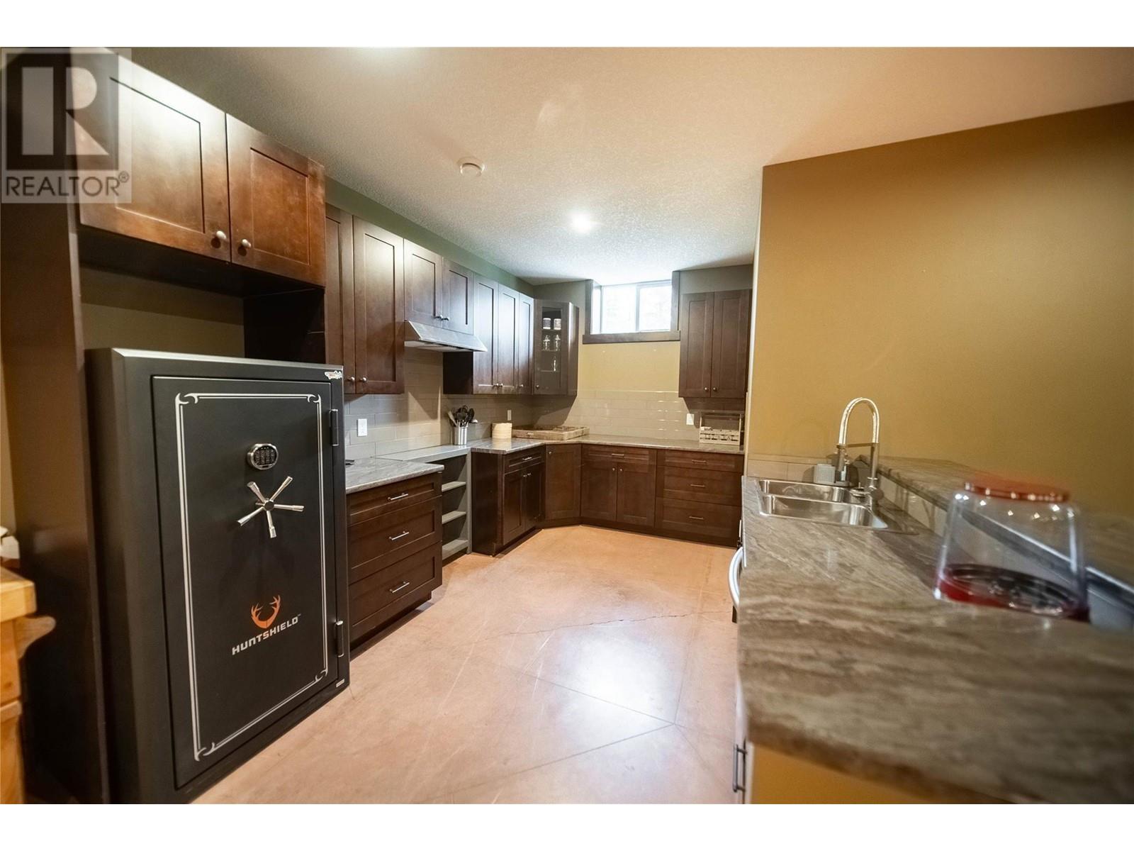 4520 13th Street S, Cranbrook, British Columbia  V1C 7A9 - Photo 41 - 10348897