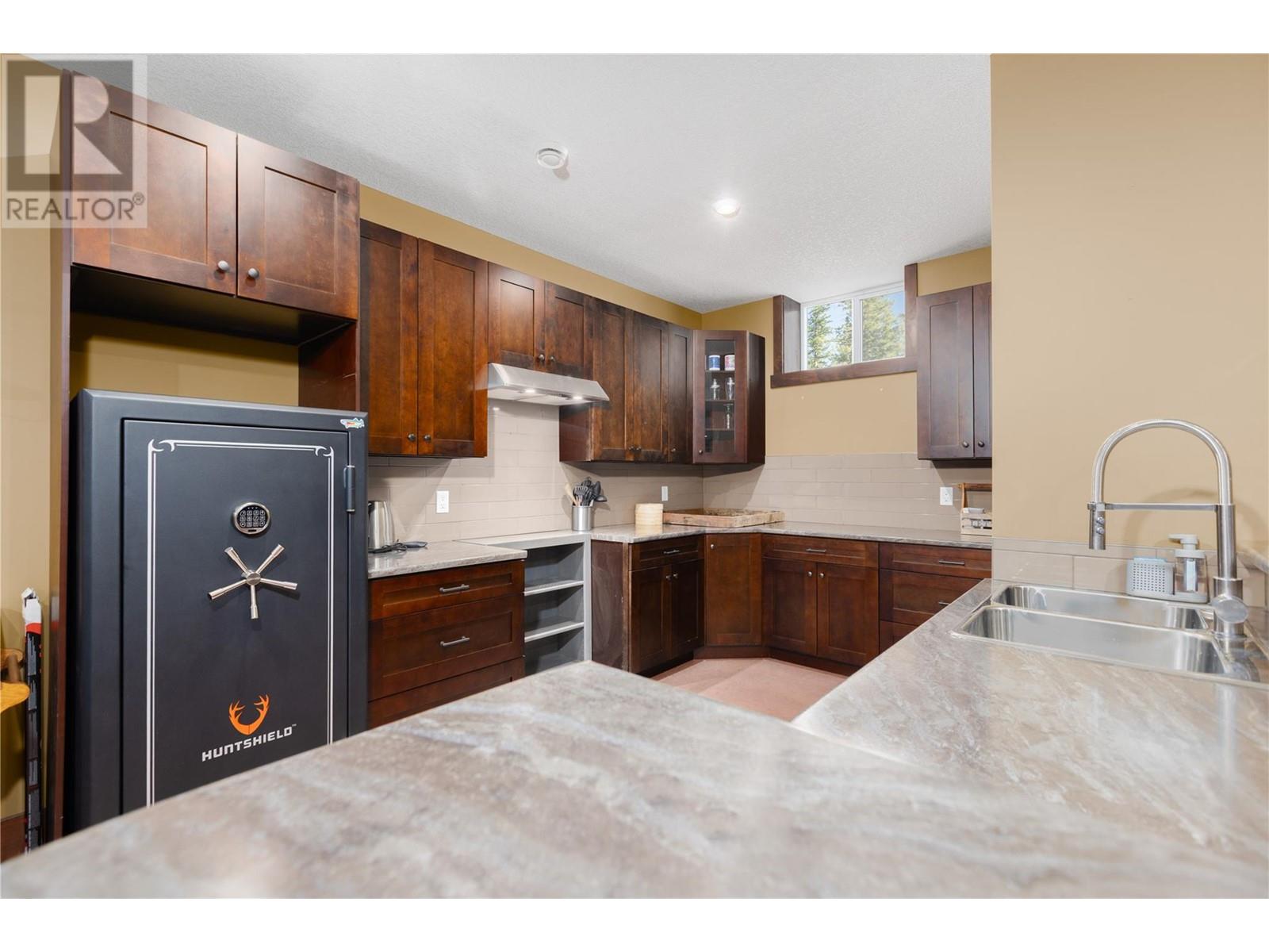 4520 13th Street S, Cranbrook, British Columbia  V1C 7A9 - Photo 24 - 10348897