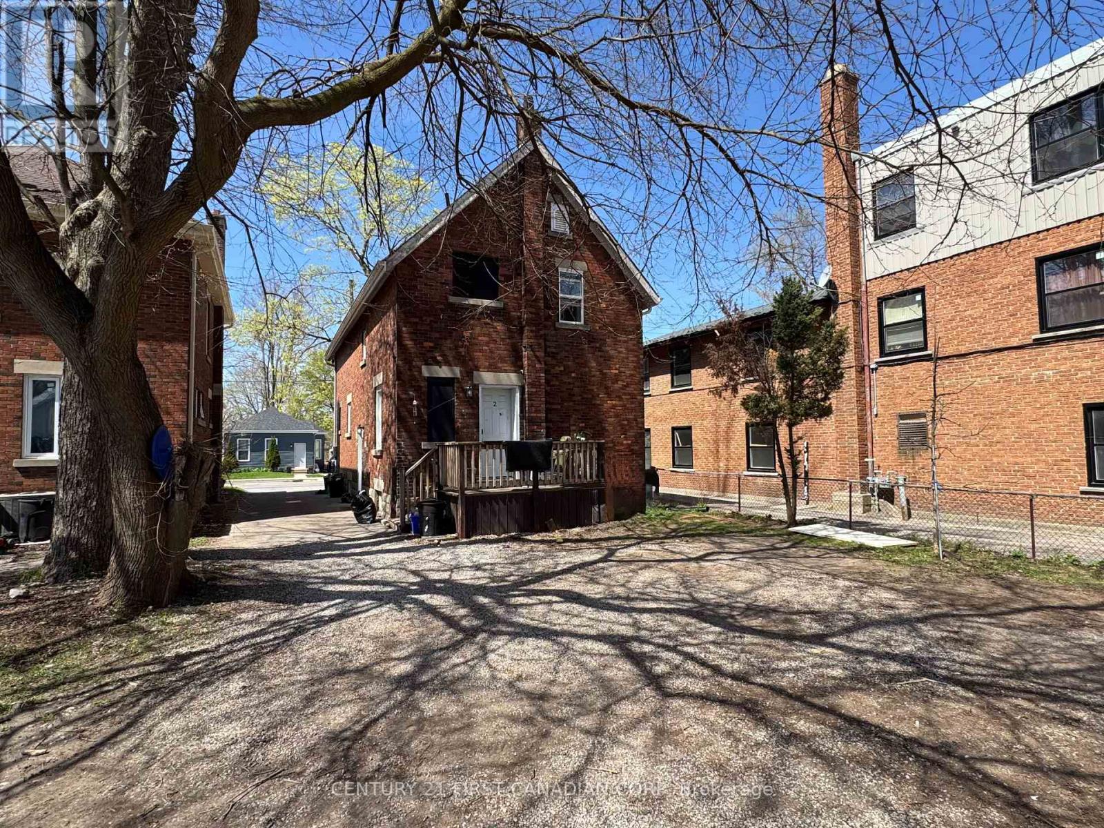 Property at 302 EGERTON STREET image 3