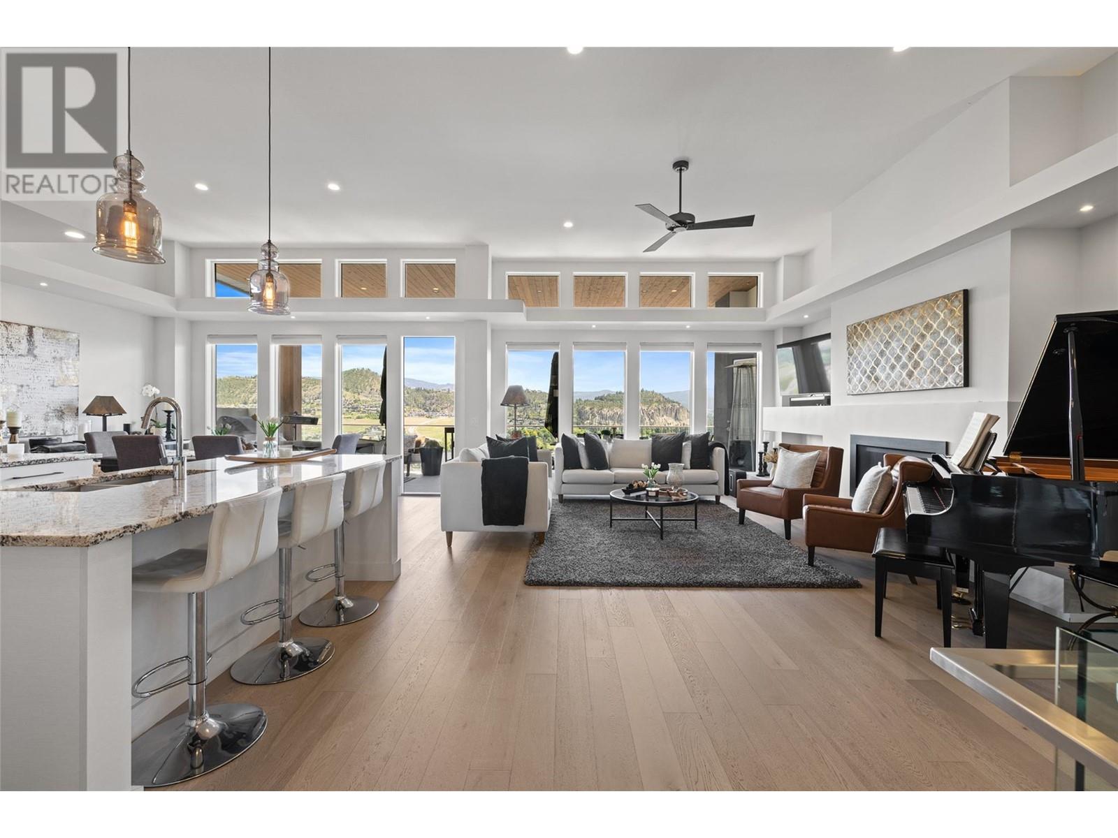 1455 Benzer Court, Kelowna, BC V1V2Y1