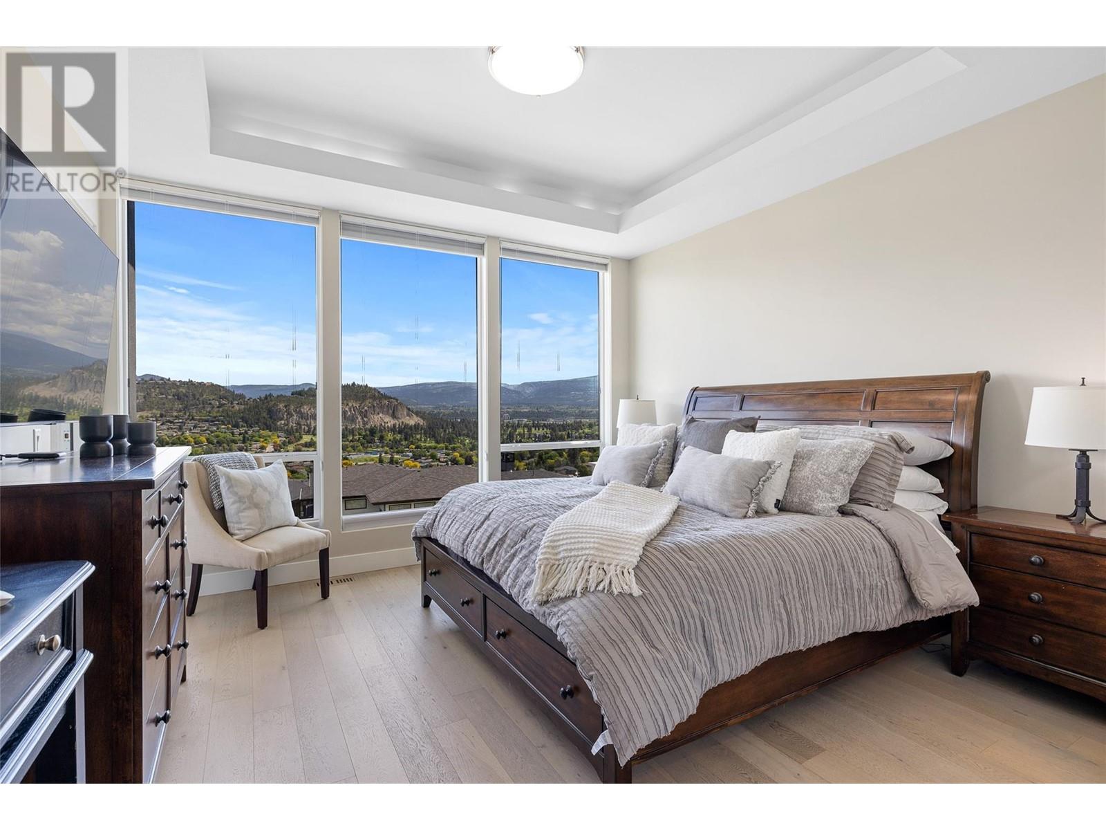 1455 Benzer Court, Kelowna, BC V1V2Y1