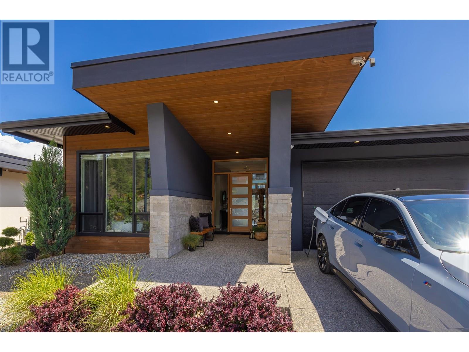 1455 Benzer Court, Kelowna, BC V1V2Y1