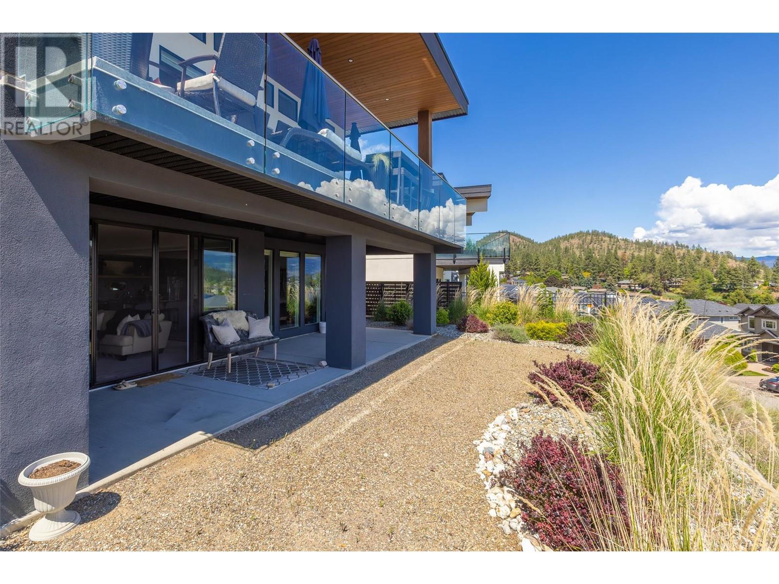 1455 Benzer Court, Kelowna, BC V1V2Y1