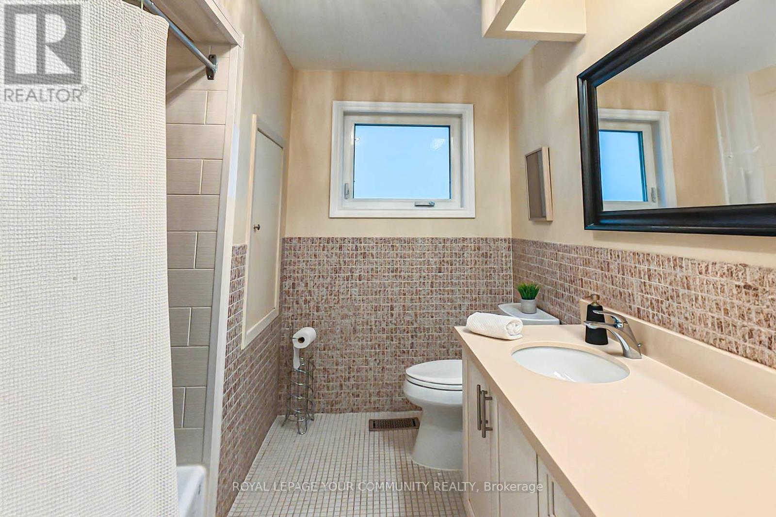 108 Rowntree Mill Road, Toronto, Ontario  M9L 1C6 - Photo 27 - W12172992