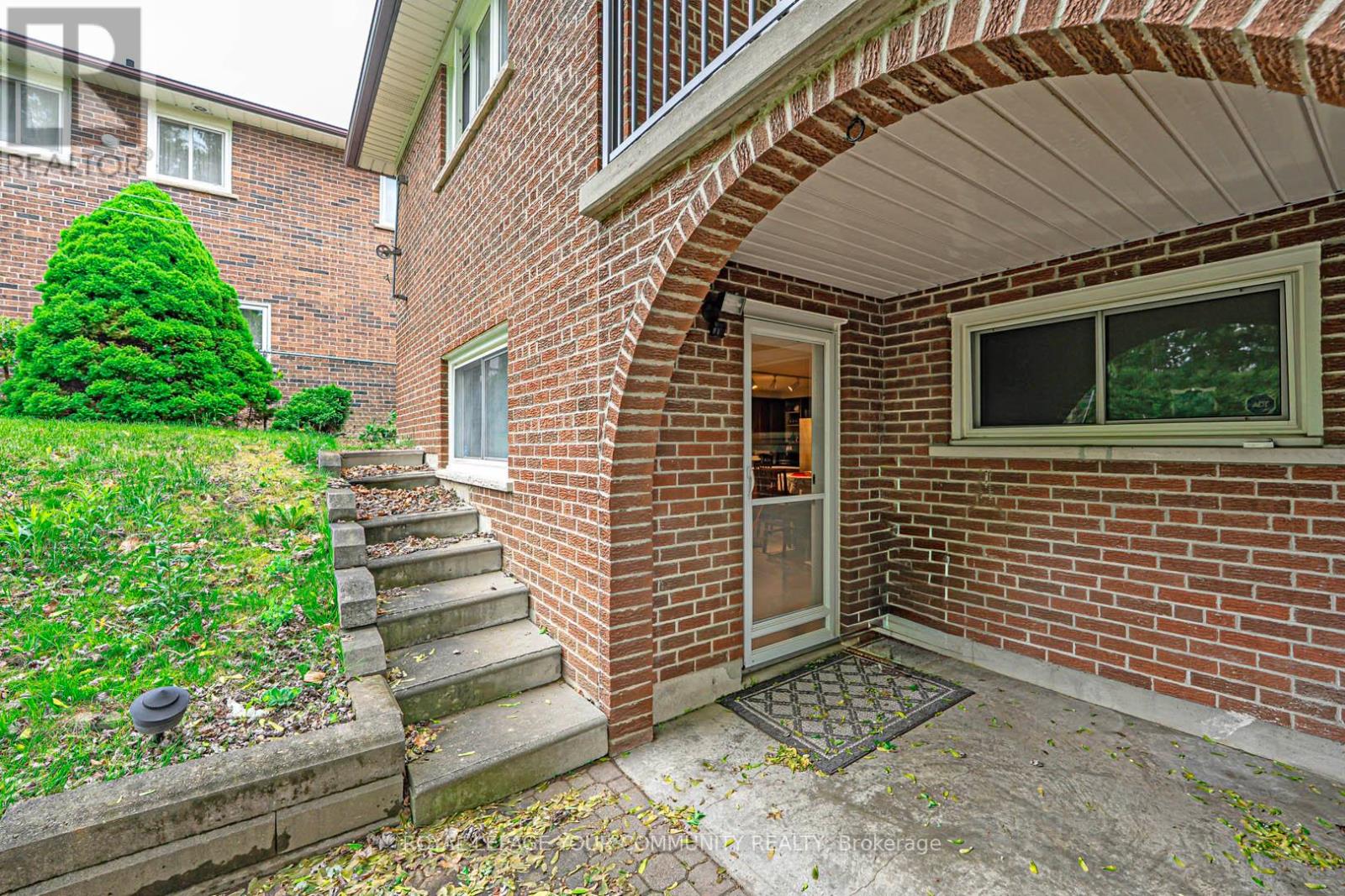 108 Rowntree Mill Road, Toronto (Humber Summit), Ontario  M9L 1C6 - Photo 39 - W12172992