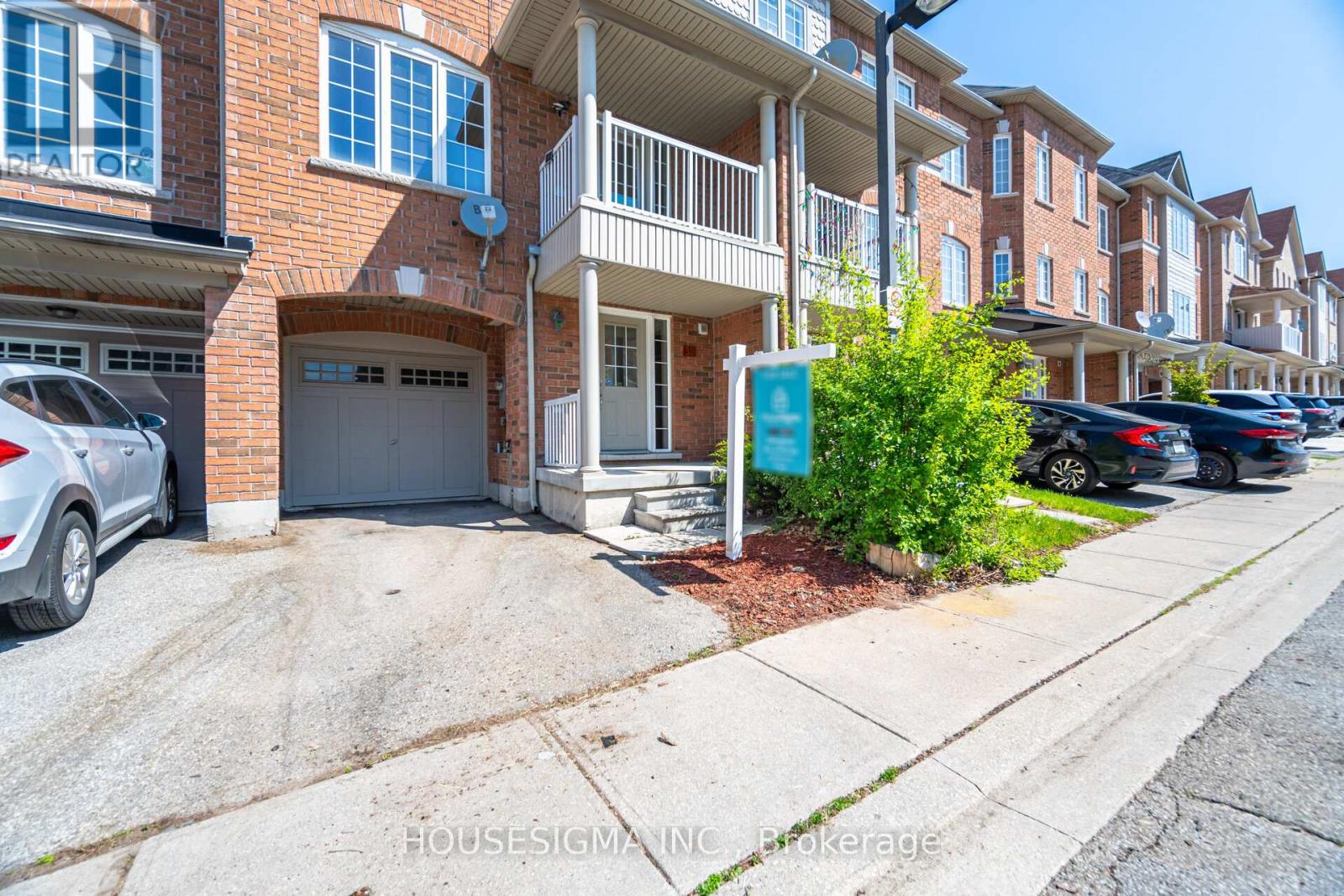 36 Arizona Drive, Brampton, Ontario  L6Y 0R6 - Photo 2 - W12172994
