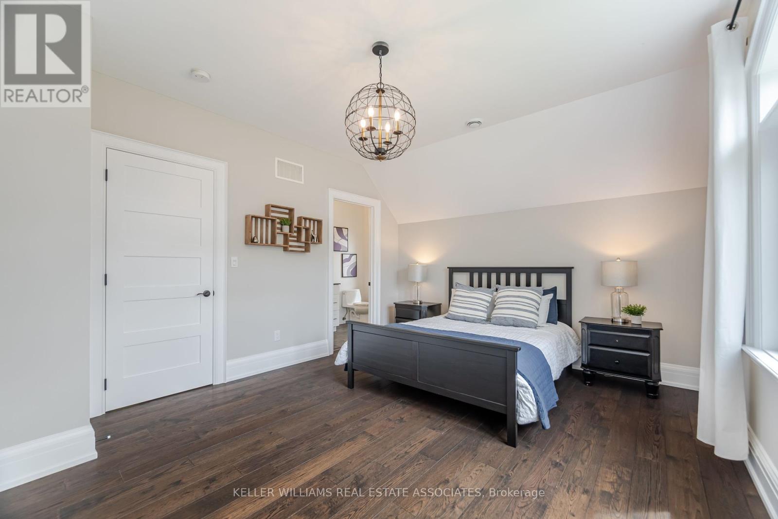 157 Dianne Avenue, Oakville (Mo Morrison), Ontario  L6J 4G8 - Photo 31 - W12173007