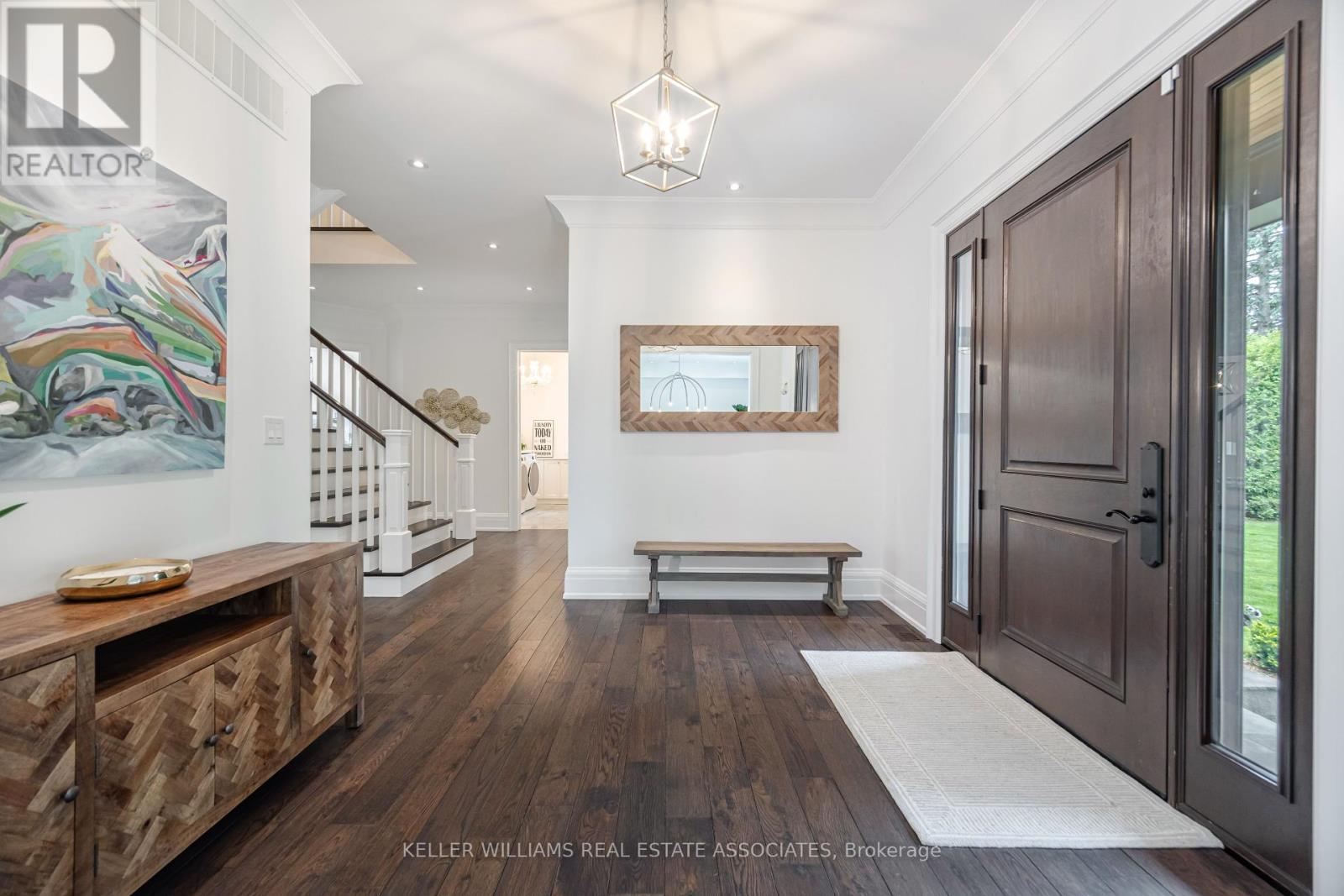 157 Dianne Avenue, Oakville (Mo Morrison), Ontario  L6J 4G8 - Photo 4 - W12173007