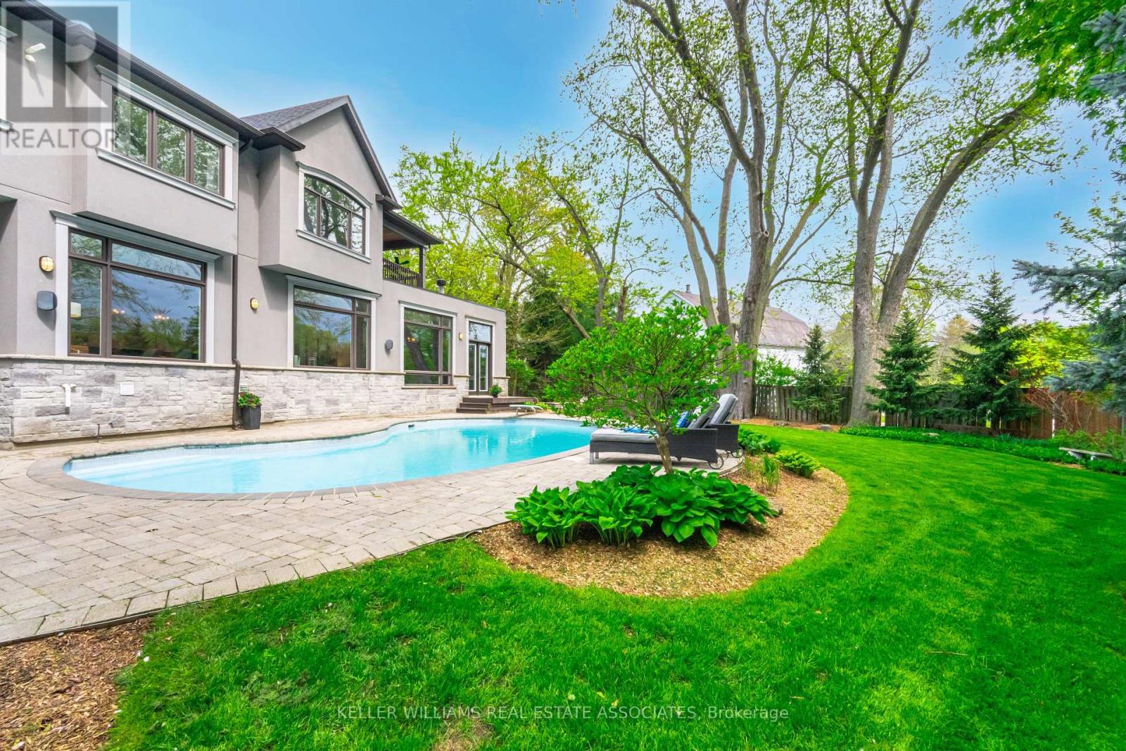 157 Dianne Avenue, Oakville (Mo Morrison), Ontario  L6J 4G8 - Photo 44 - W12173007