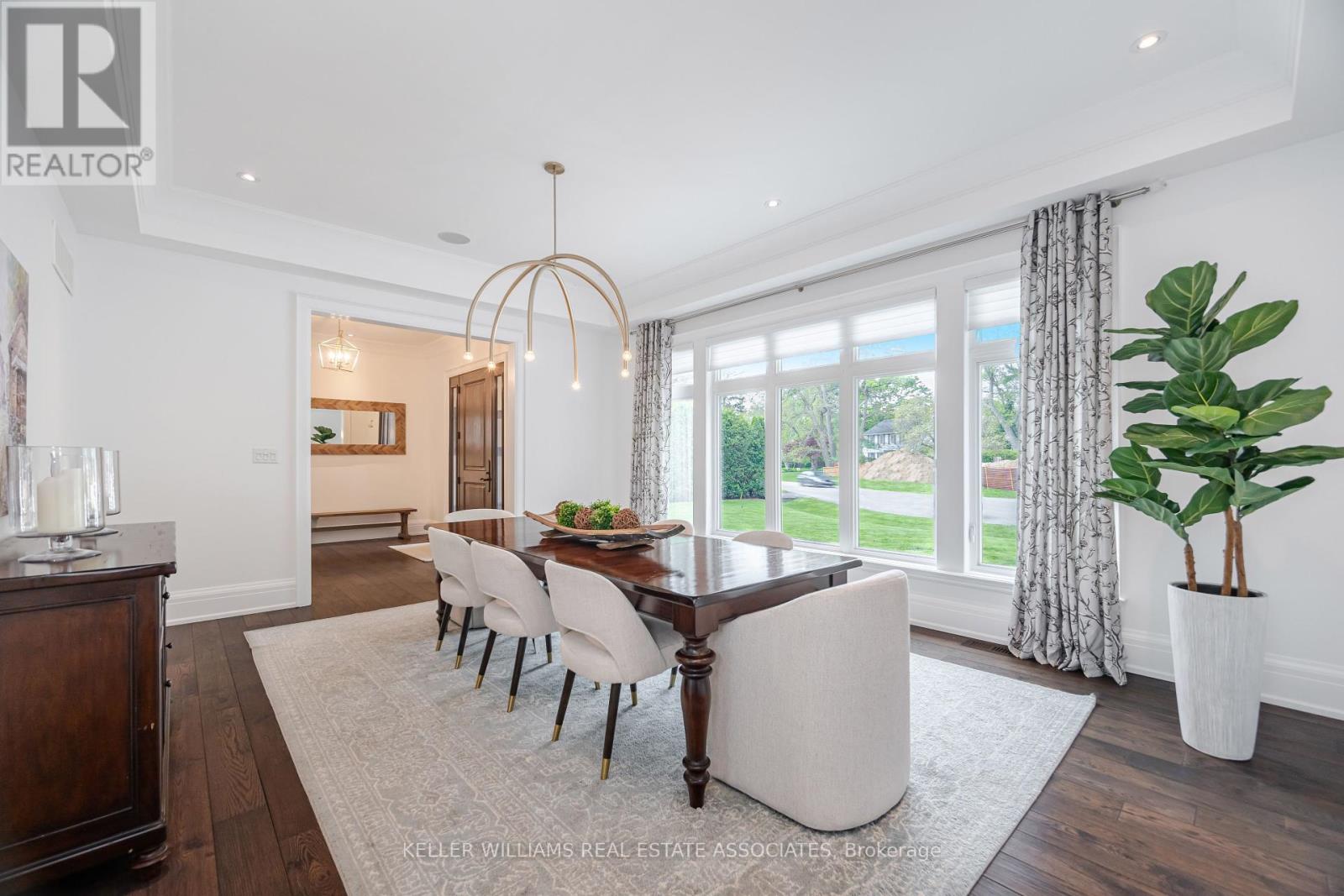 157 Dianne Avenue, Oakville (Mo Morrison), Ontario  L6J 4G8 - Photo 6 - W12173007