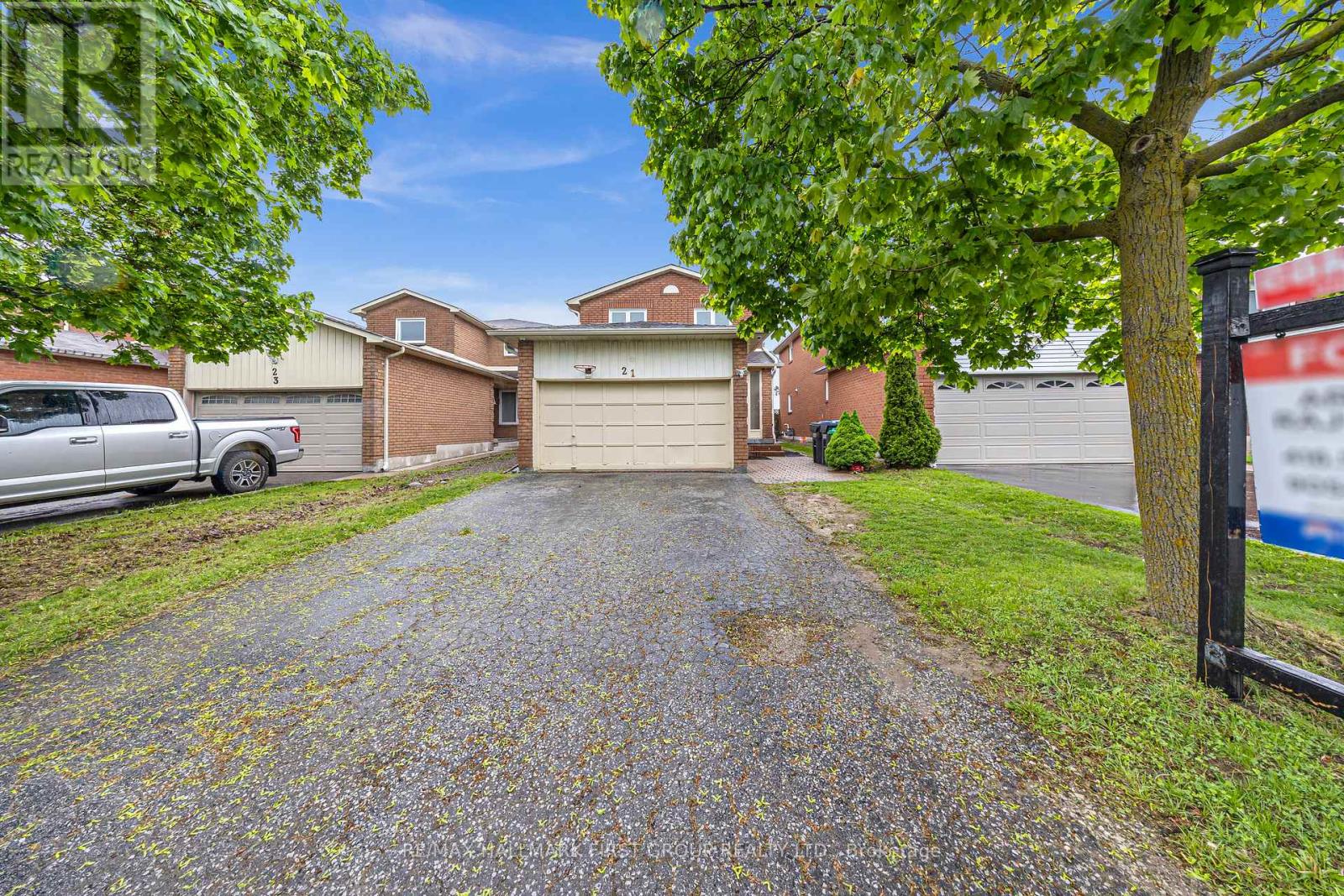 21 TOBA CRESCENT, Brampton, Ontario